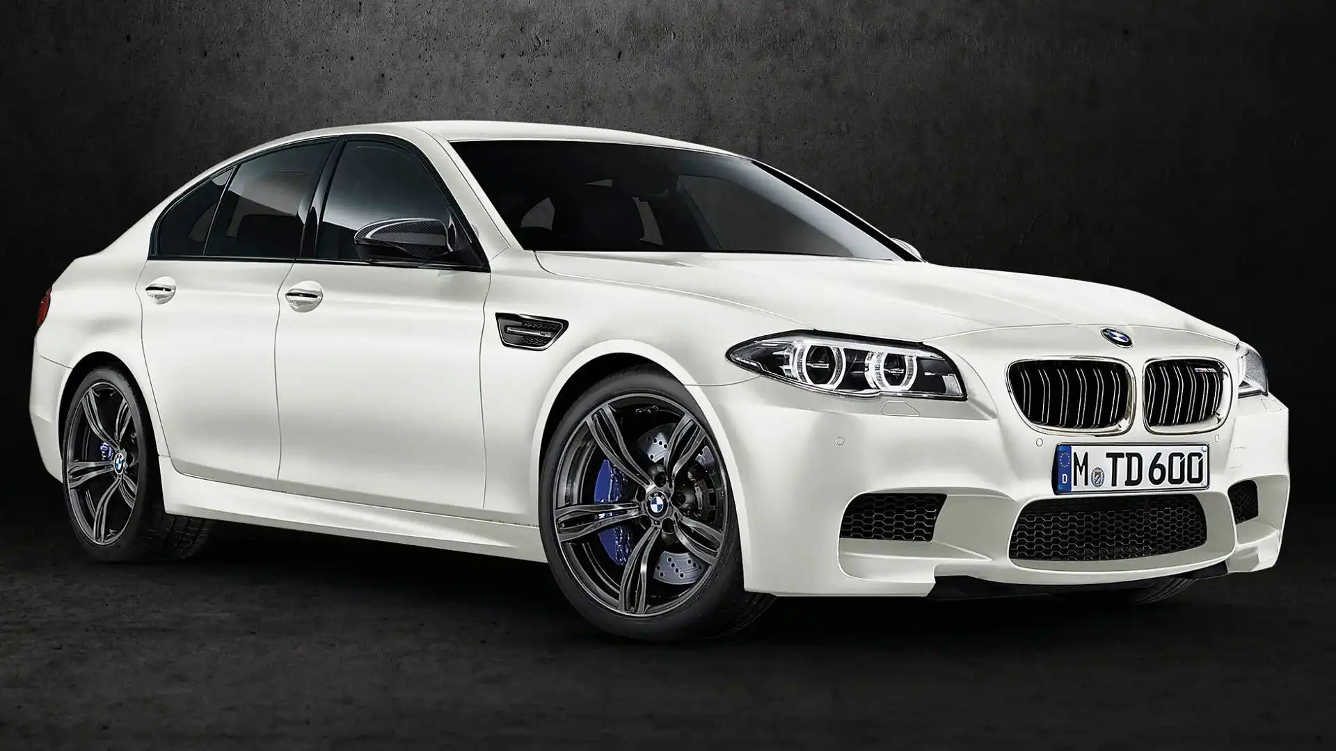 Wallpaper #7WfA-pIBSpphPi3-QZET42 BMW M5 Nighthawk and M5 White Shadow Launched Drive