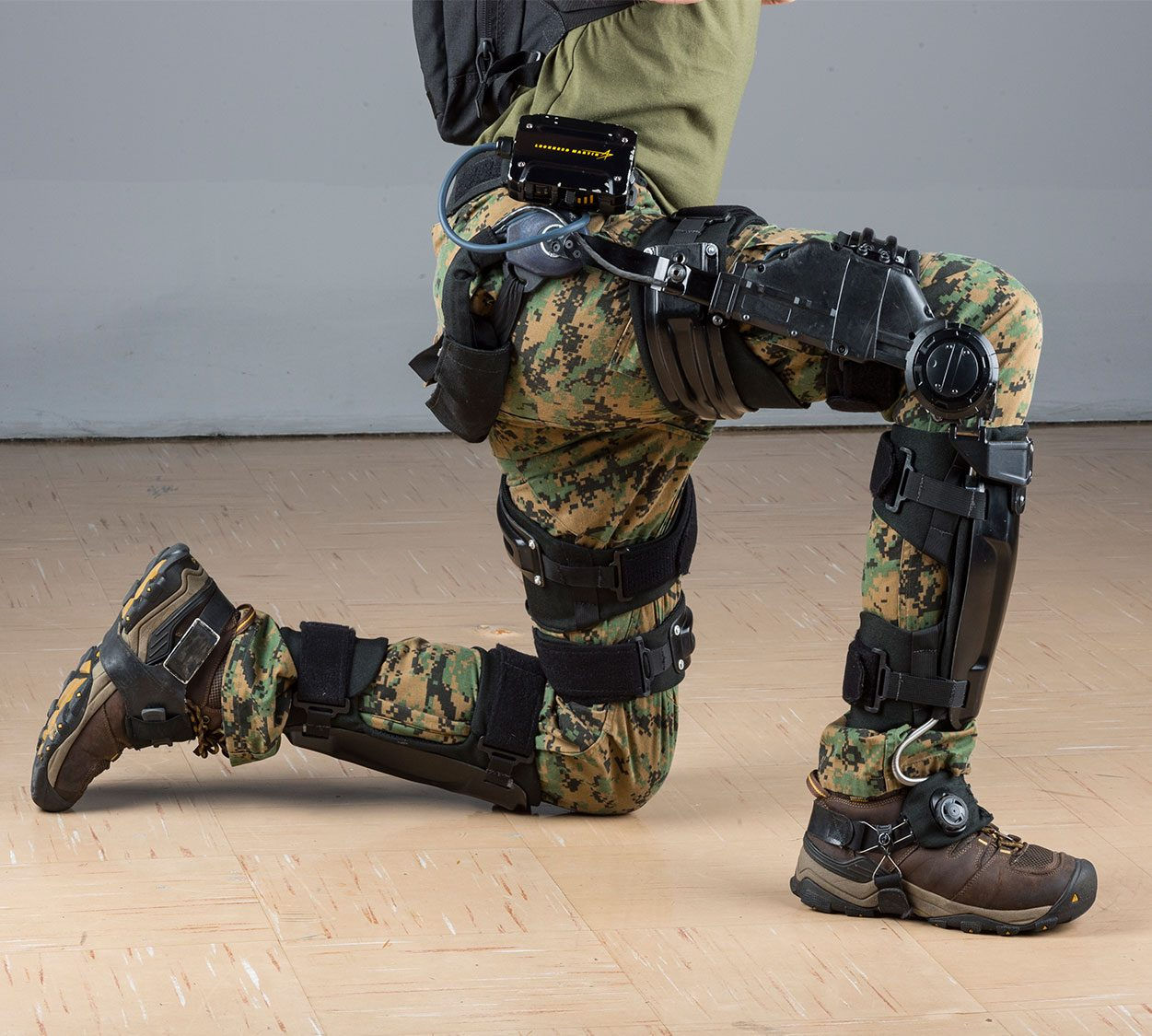 Wallpaper #8Gf49ZIBSpphPi3-5YEy69 Russia Has Combat Tested Passive Exoskeleton and Electrically Modified
