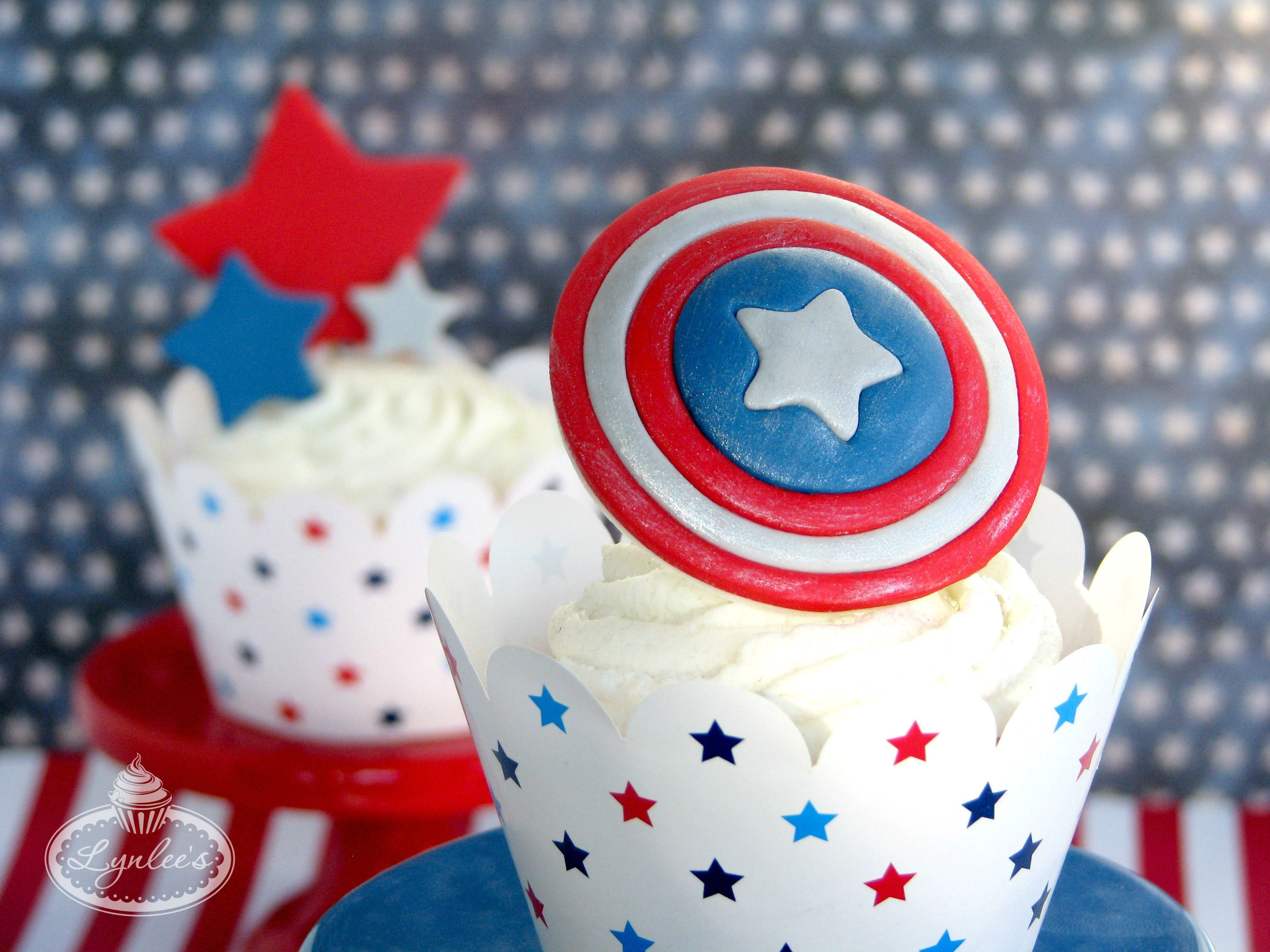 Wallpaper #SzHiNZMB5zzyi_yY6liz71 Captain America Cupcakes to Serve and Protect Lynlees