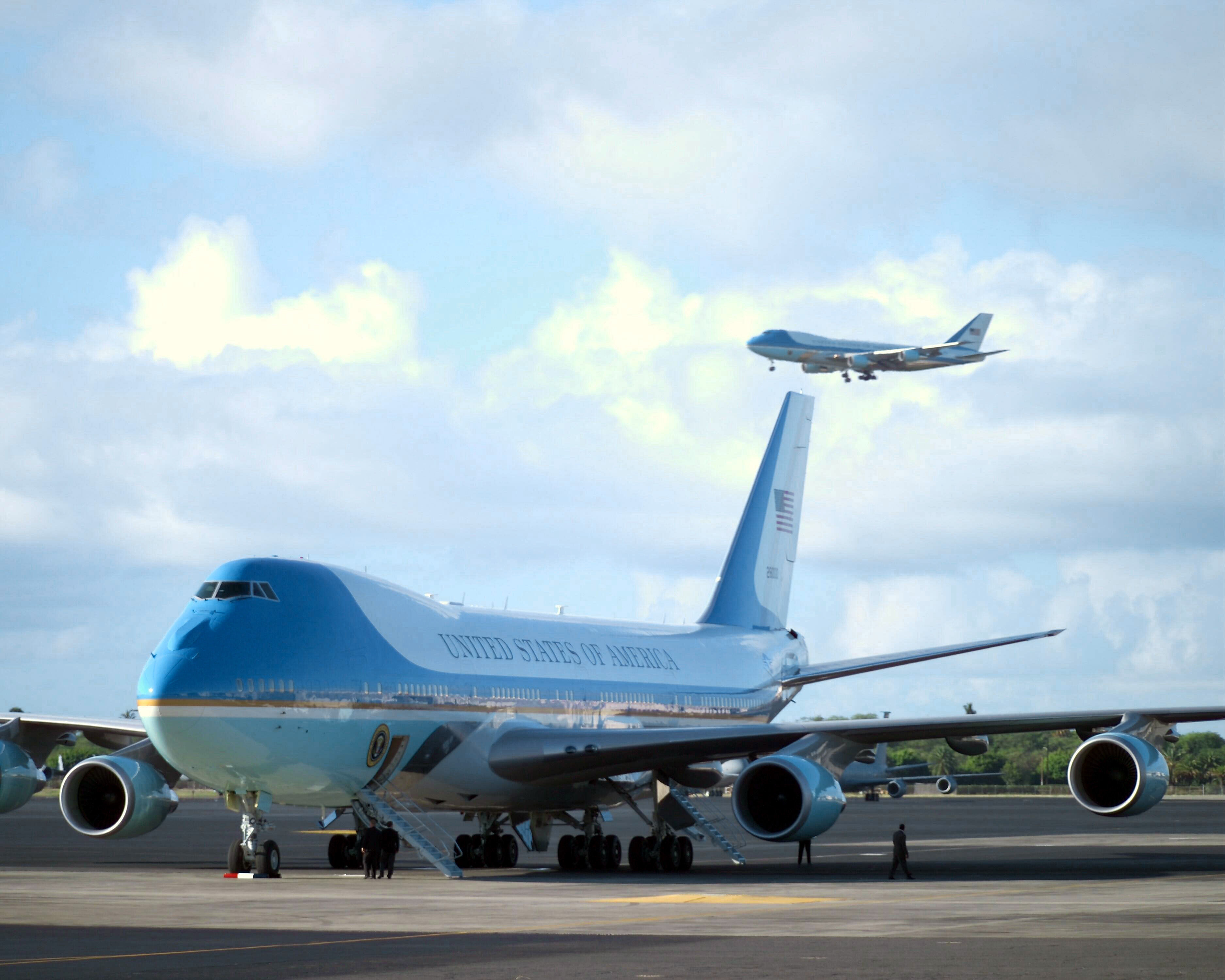 Wallpaper #cGdR75IBSpphPi3-b2Ee173 Filethe Two Boeing Vc 25a Air Force Onejpg Wikimedia Commons