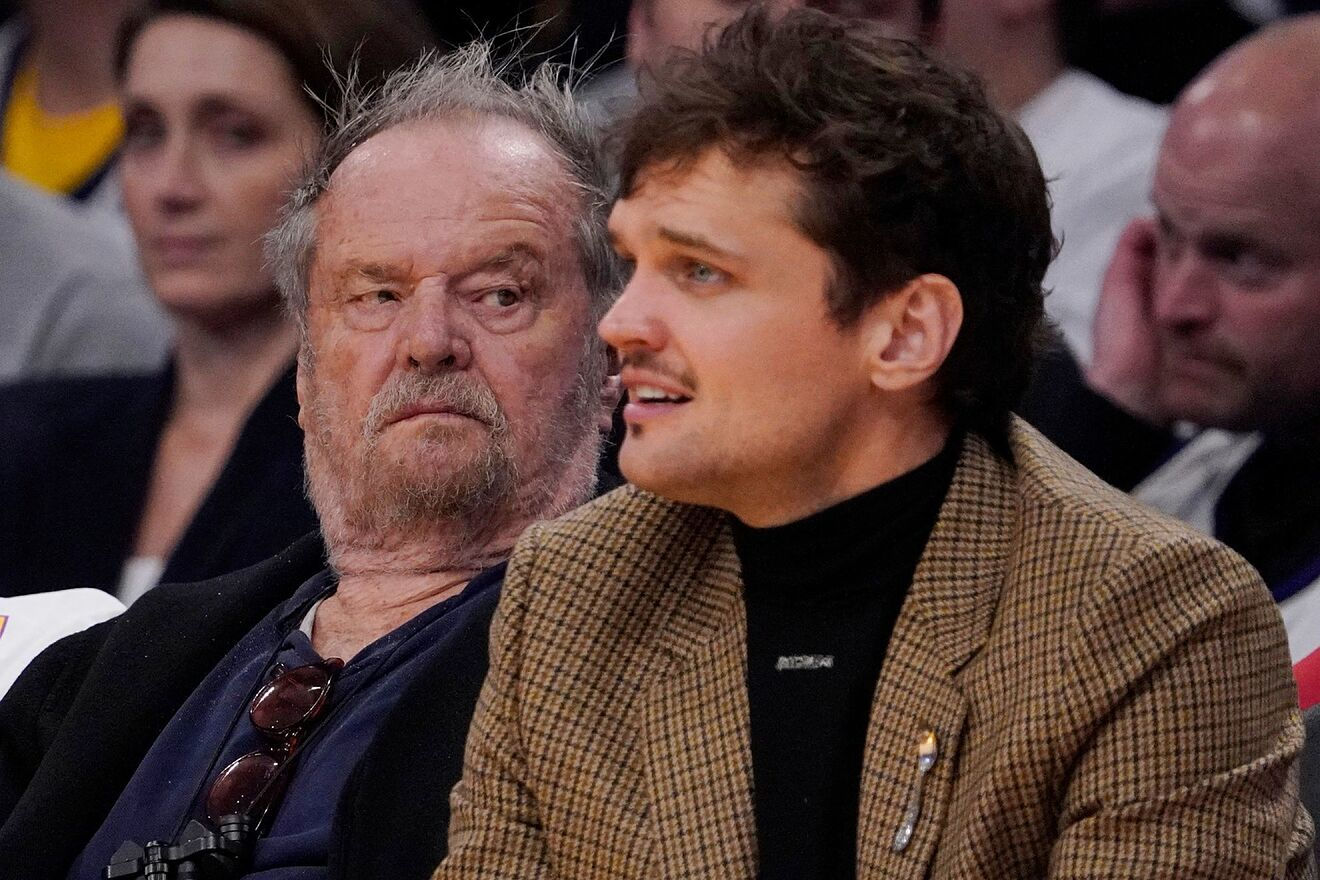 Wallpaper #Oe-LTJMBMN-XEVvVjT4i398 Jokic Bros Heckle Jack Nicholson After Nuggets Beat Lakers in Game 3