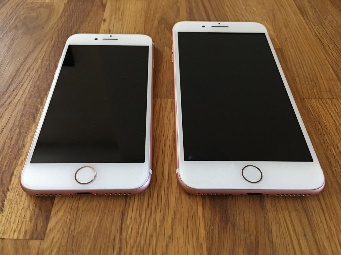 Wallpaper #m2cB8pIBSpphPi3--24I49 iPhone 7 and iPhone 7 Plus Unboxing Comparison Photos