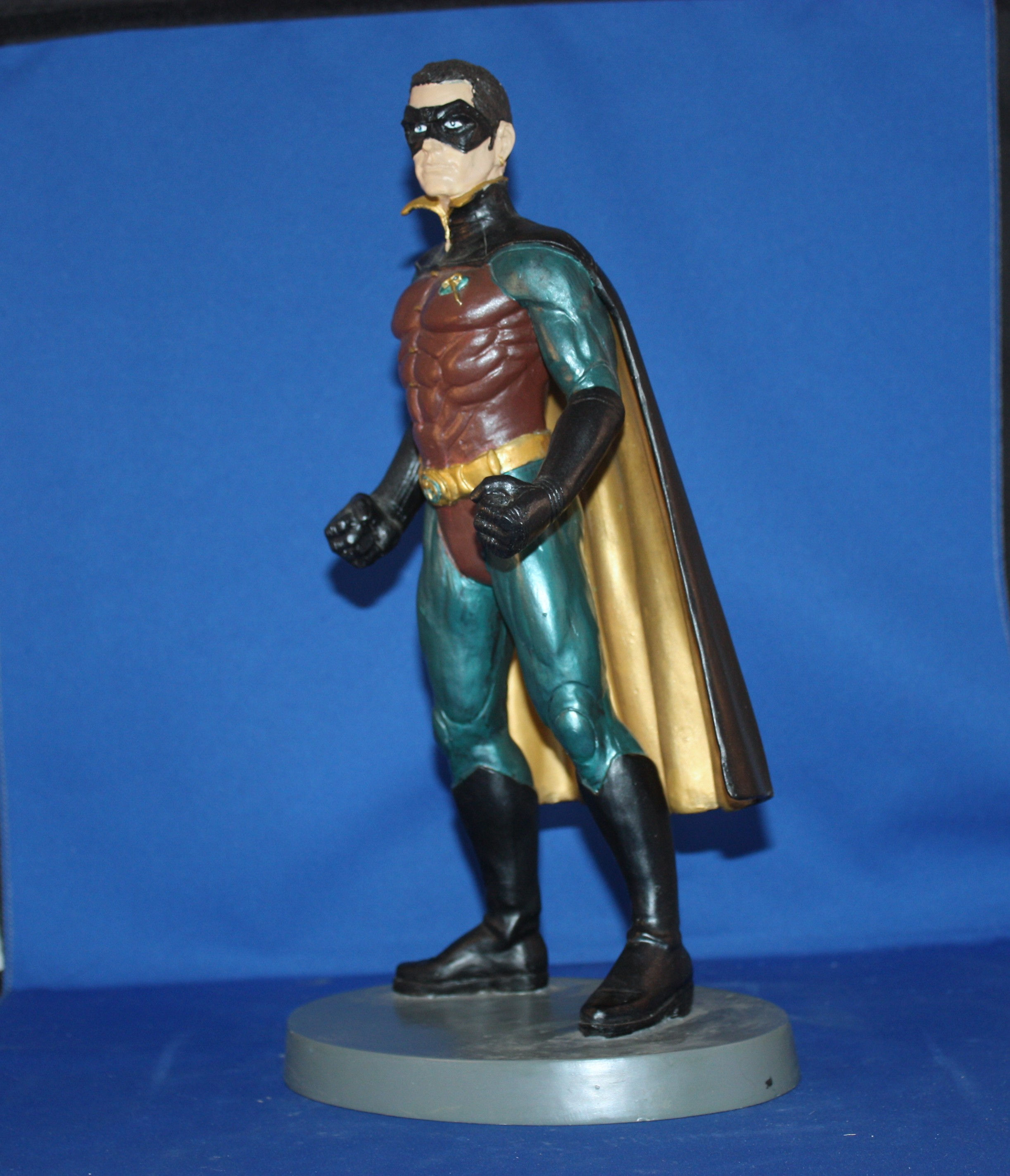 Wallpaper #nkIvPZMBOBpx0NhmCsP748 Robin from Batman Resin Figurine