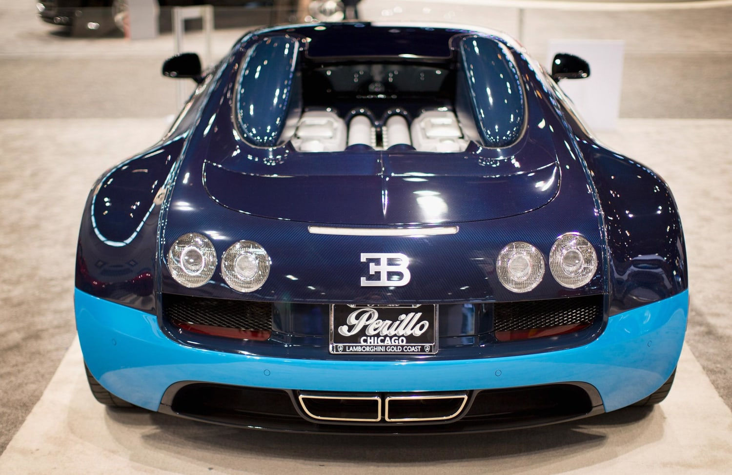 Wallpaper #4gO2ZpMBpyOg8YnE_NvA25 Bugatti Engine in Car