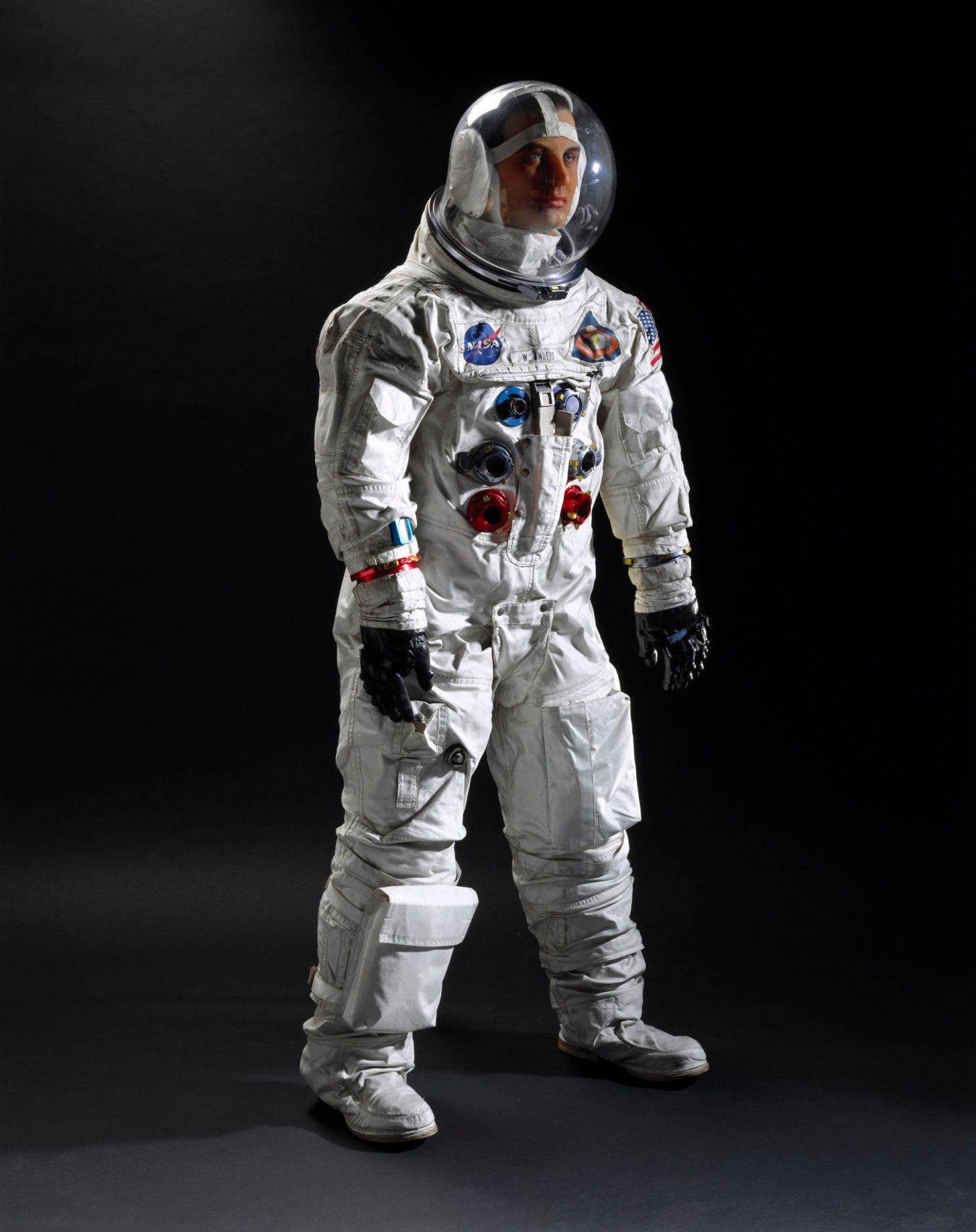 Wallpaper #Bh24K5MBlOZrFDOkqcgC188 S Space Suit