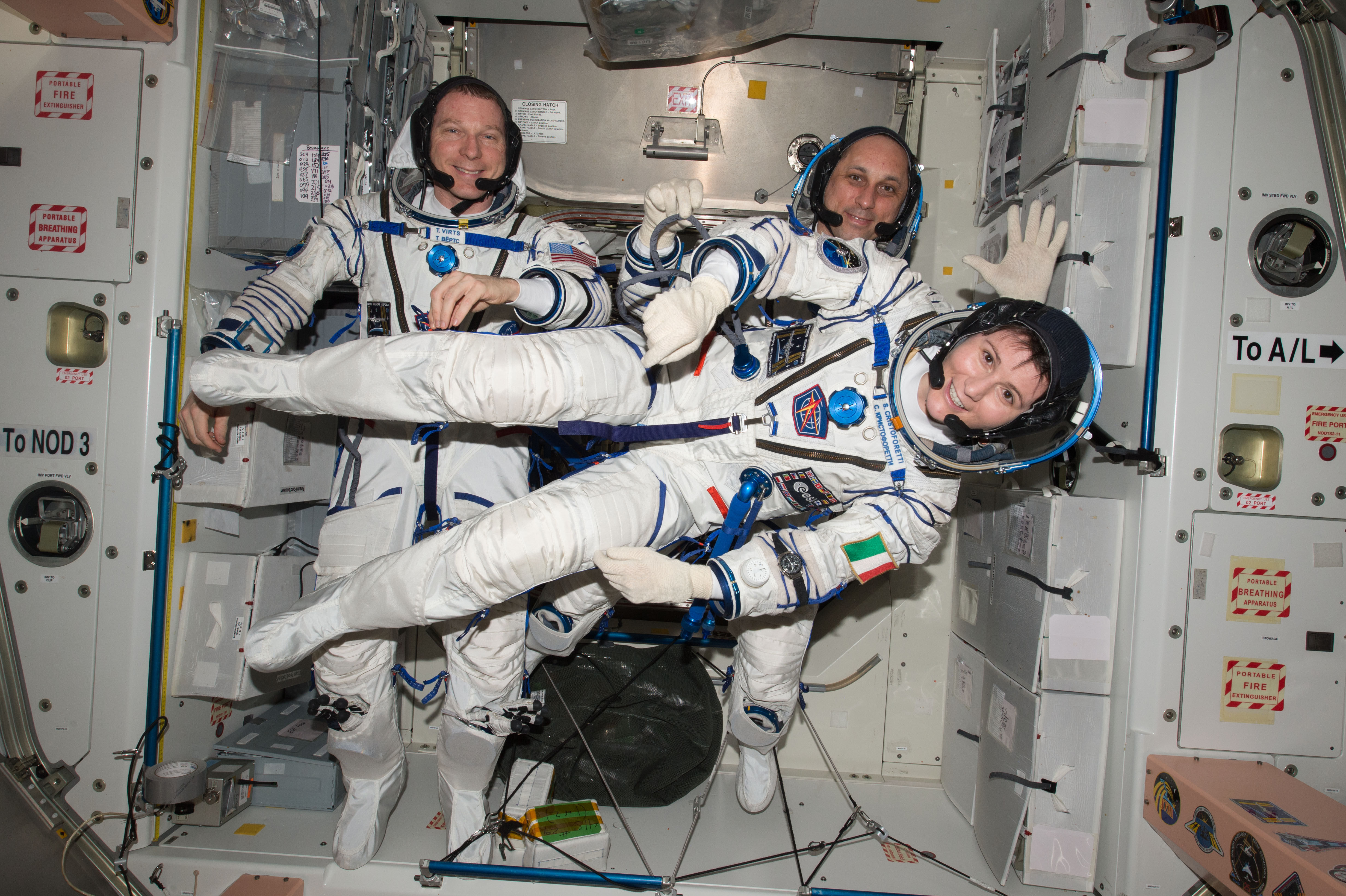 Wallpaper #e2eE_JIBSpphPi3-ZZiW245 Running a Marathon in a Spacesuit Tim Peakes Principia Blog