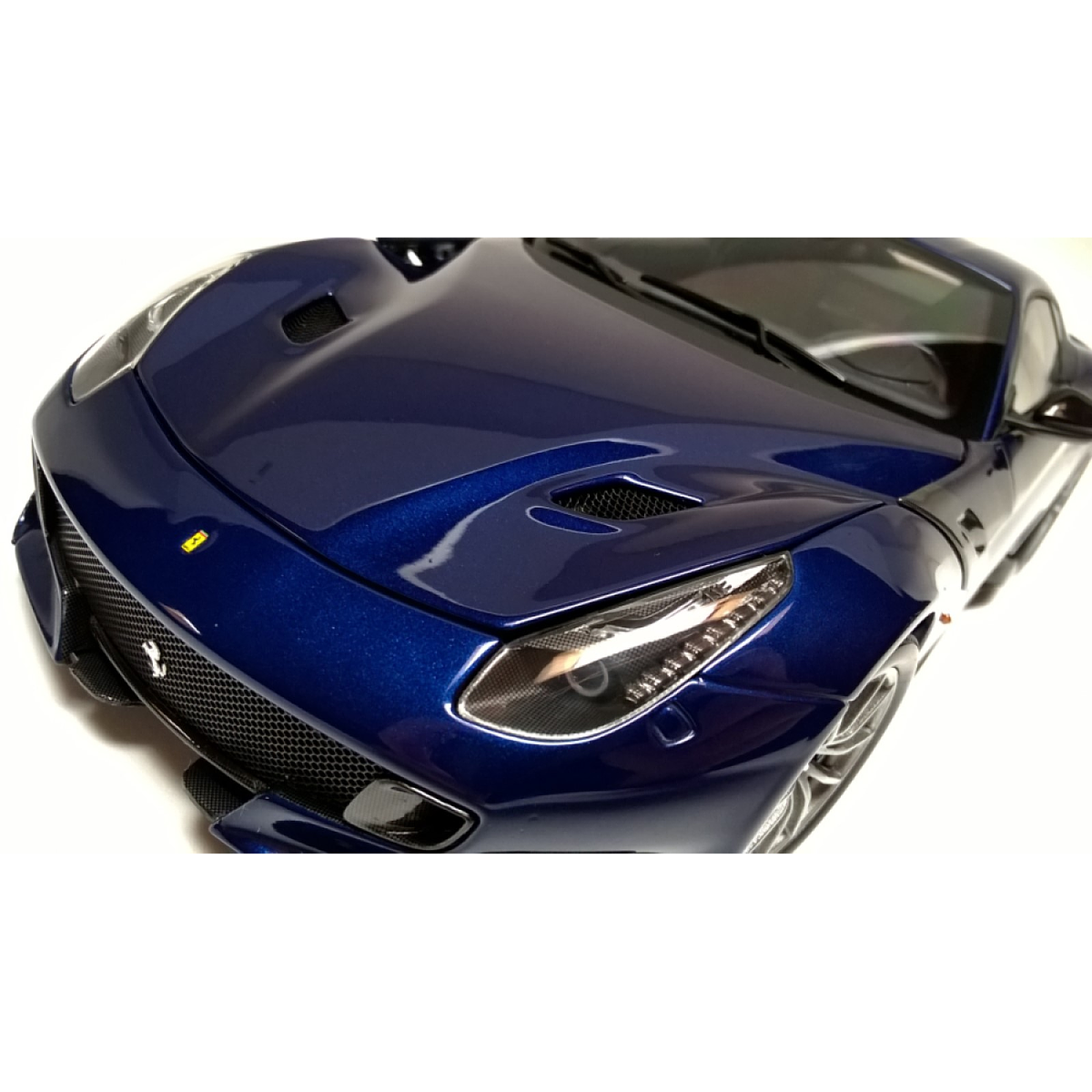 Wallpaper #onegJpMB-pgBXx60B6IU180 Le Mans Blue Ferrari