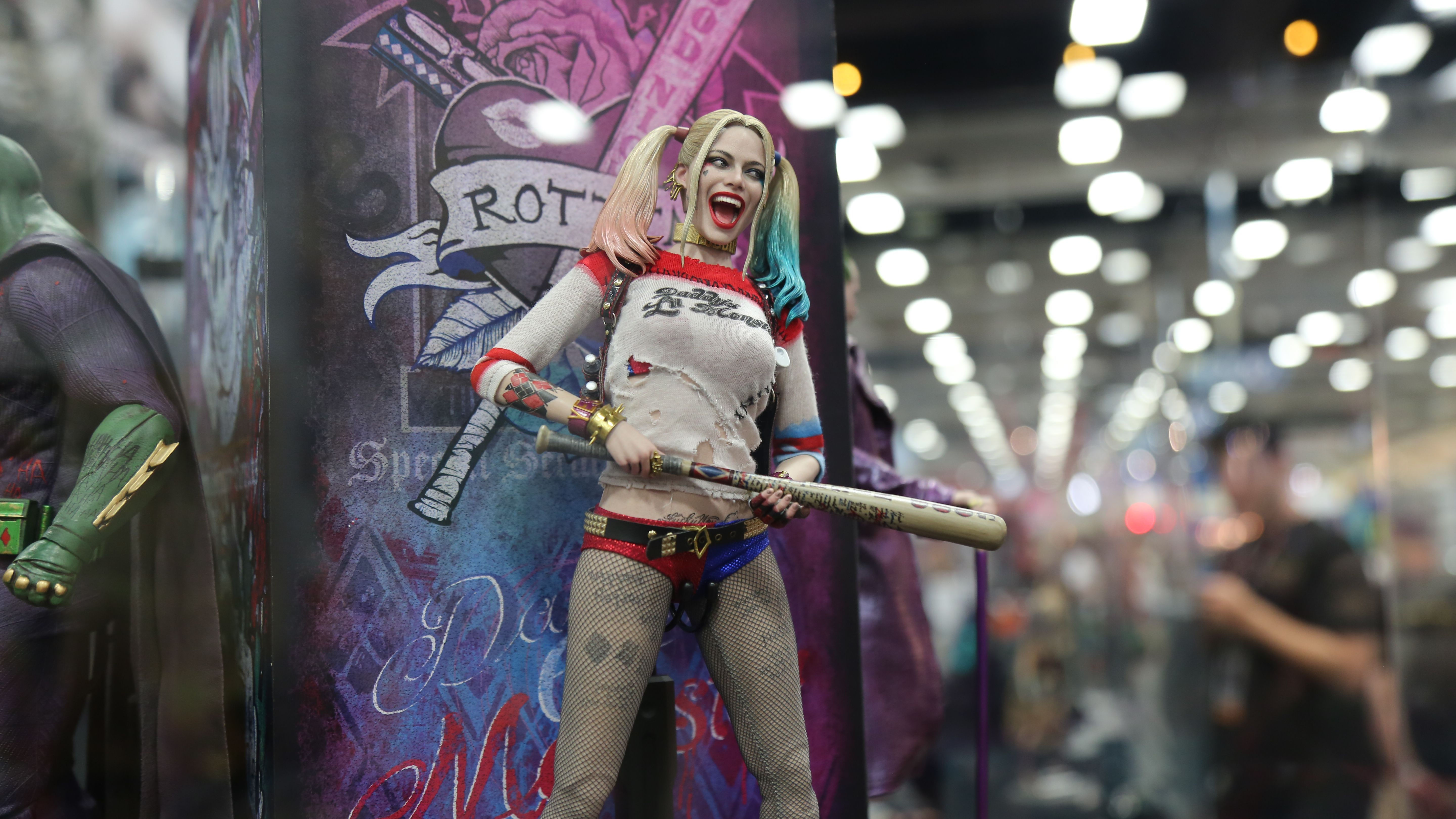 Wallpaper #3iytSZMB0E1QgA7wMvMJ15 Suicide Squad Batman Joker Costume Revealed in Toy Images Collider