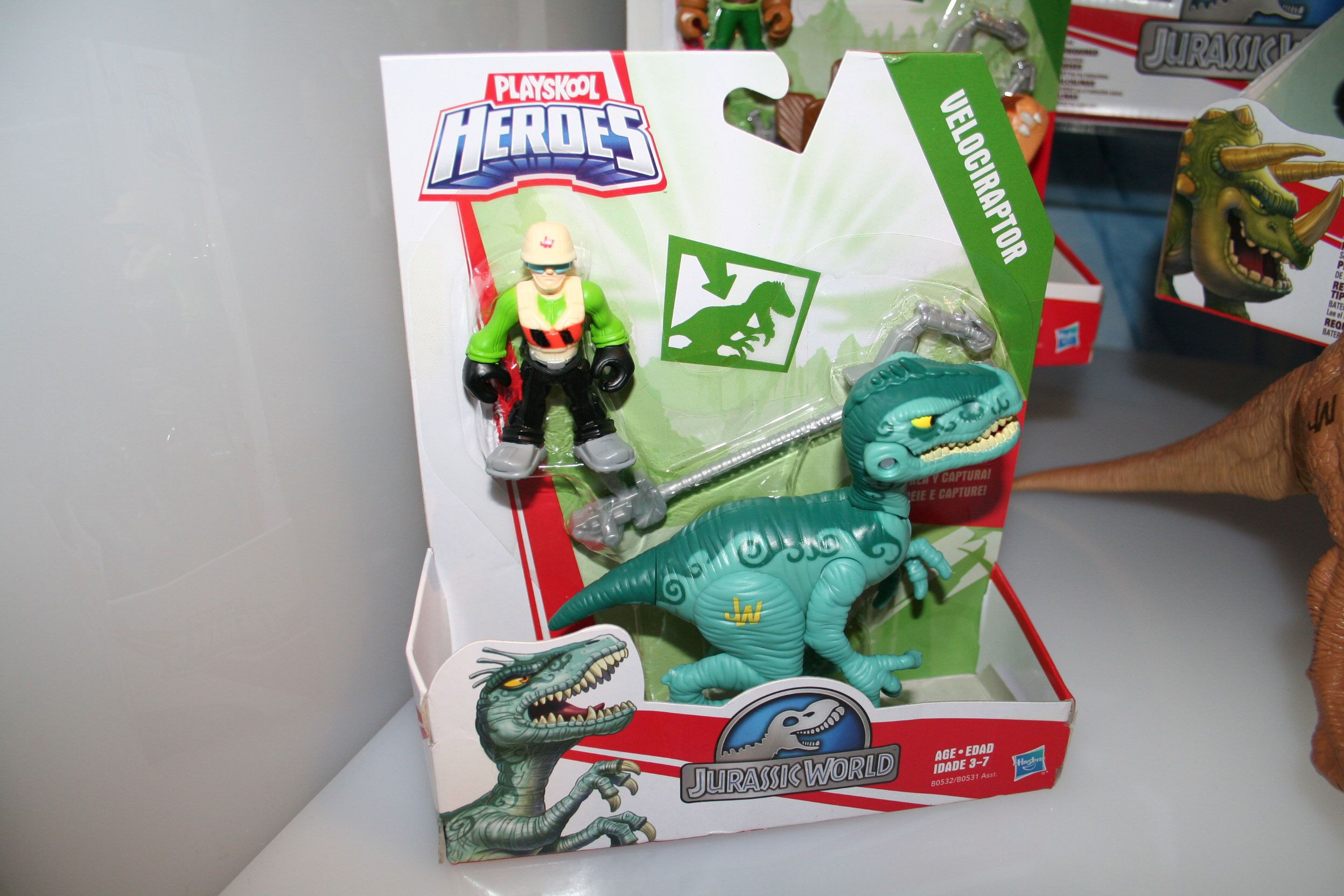 Wallpaper #CmjlFpMBSpphPi3-qw1B400 Jurassic World Merchandise Images from Universal at Toy Fair 2015
