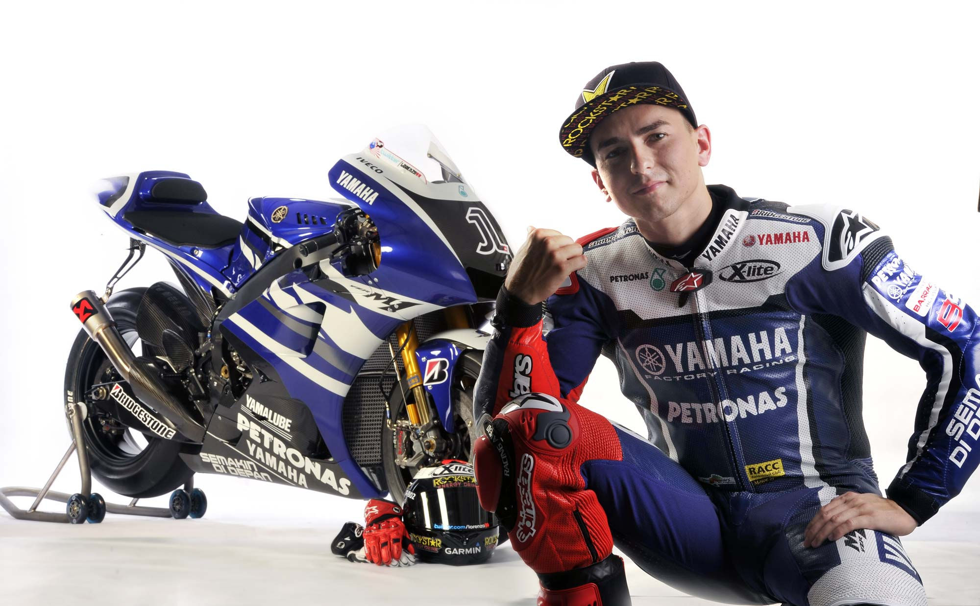 Wallpaper #YGhHGpMBSpphPi3-RRtG256 Yamahas 2011 Motogp Livery Unveiling Asphalt Rubber