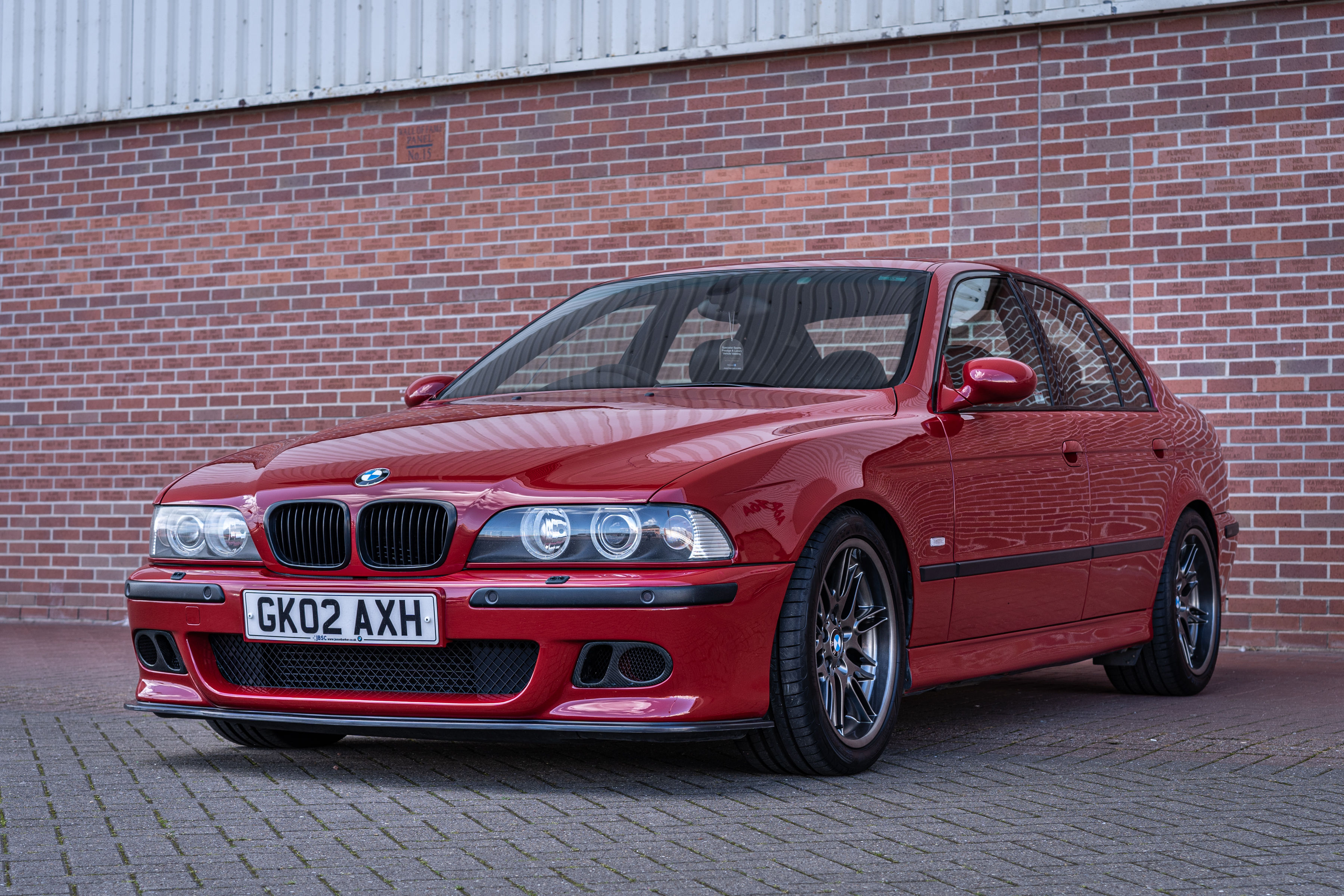 Wallpaper #GQDF6o4BSdW8dNou9xBo45 2002 BMW E39 M5