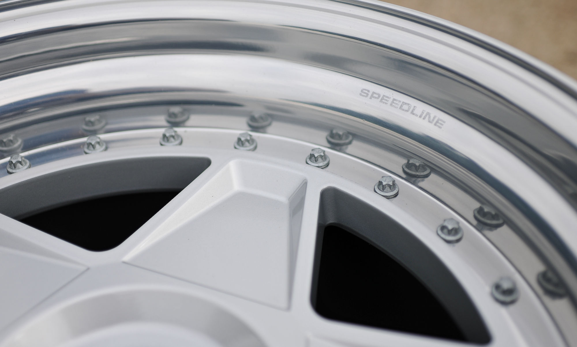 Wallpaper #HXODgo4BFI5NbQksXhk-4 Ferrari F40 Wheels Set of New Alloy Wheels