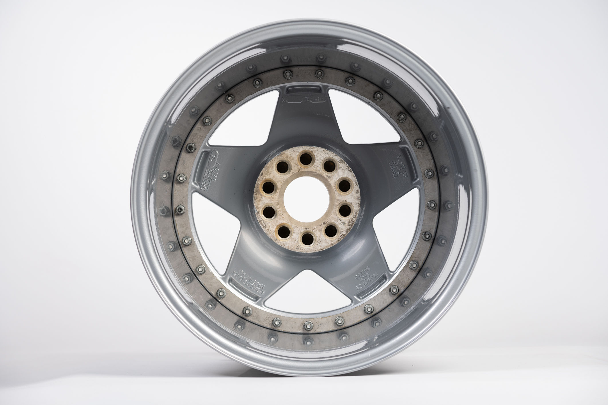 Wallpaper #HXODgo4BFI5NbQksXhk-48 Ferrari F40 Set of Restored Alloy Wheels