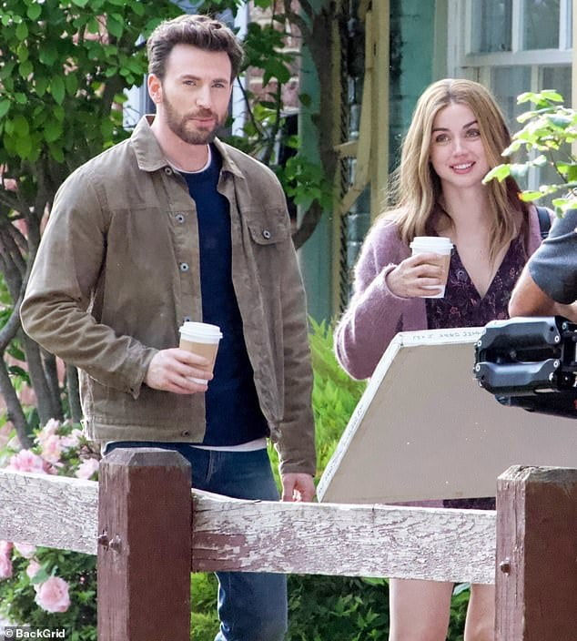 Wallpaper #71840 Interazione Tra Chris Evans E Scarlett Johansson Sui Social Media Tiktok