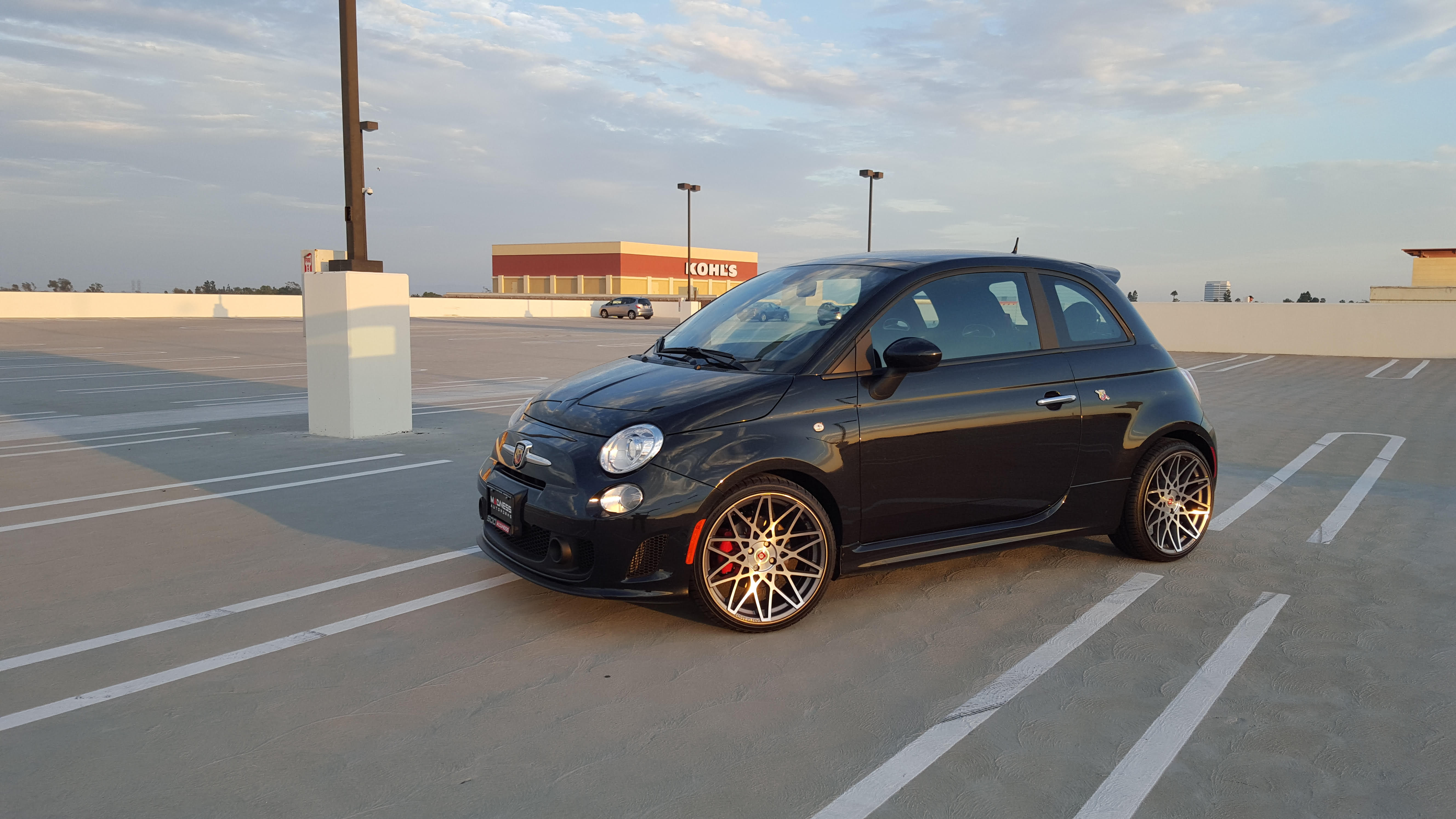 Wallpaper #a819a Front View of Black Fiat 500 Abarth Parked in the Street Editorial