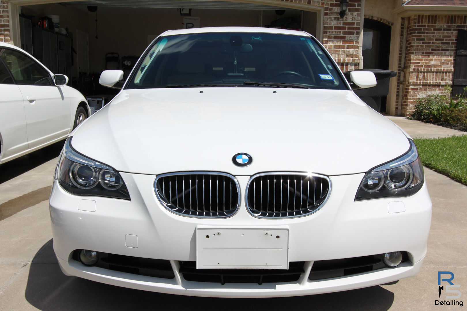 Wallpaper #_nMkgI4BFI5NbQksCxe150 White BMW 5 Series Cleaned and Polished