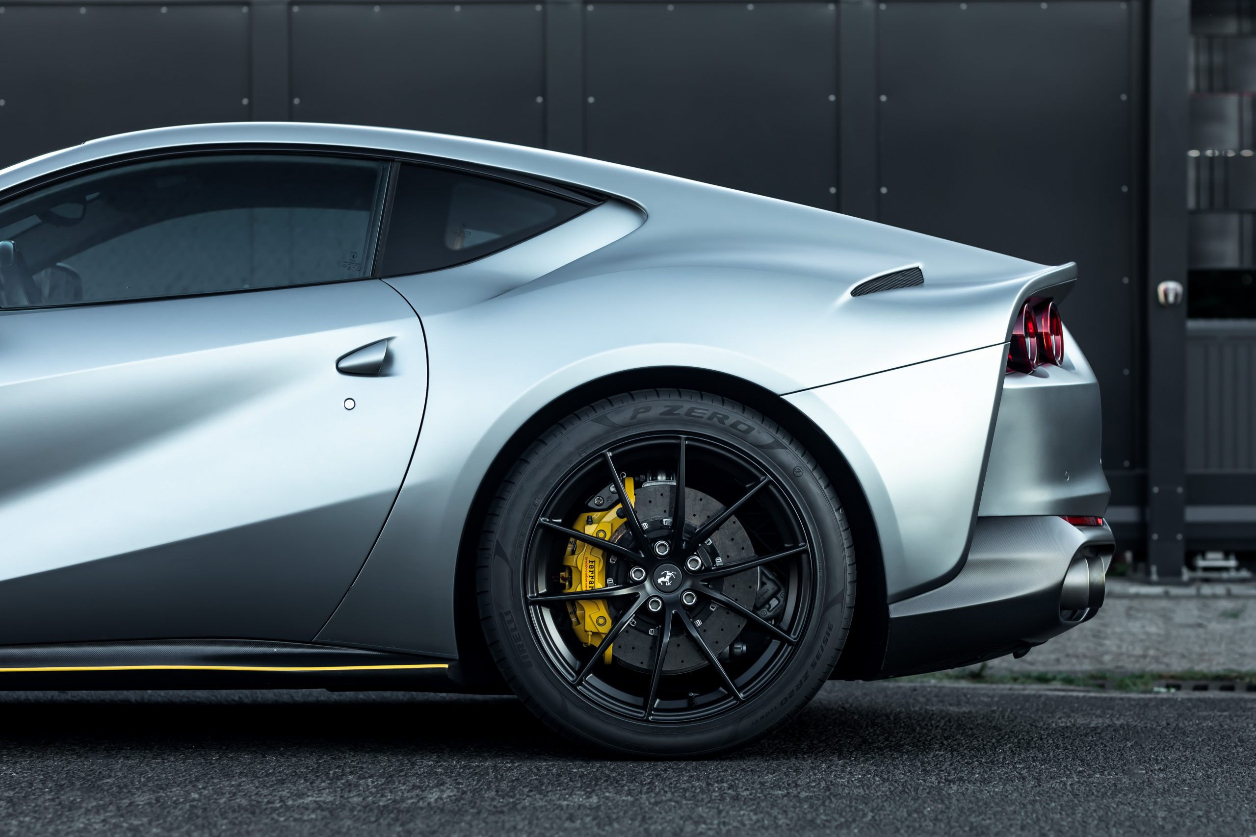 Wallpaper #py7eOJMBeCfPaRV8brst402 Ferrari 812 Superfast Pannhorst Automobiles