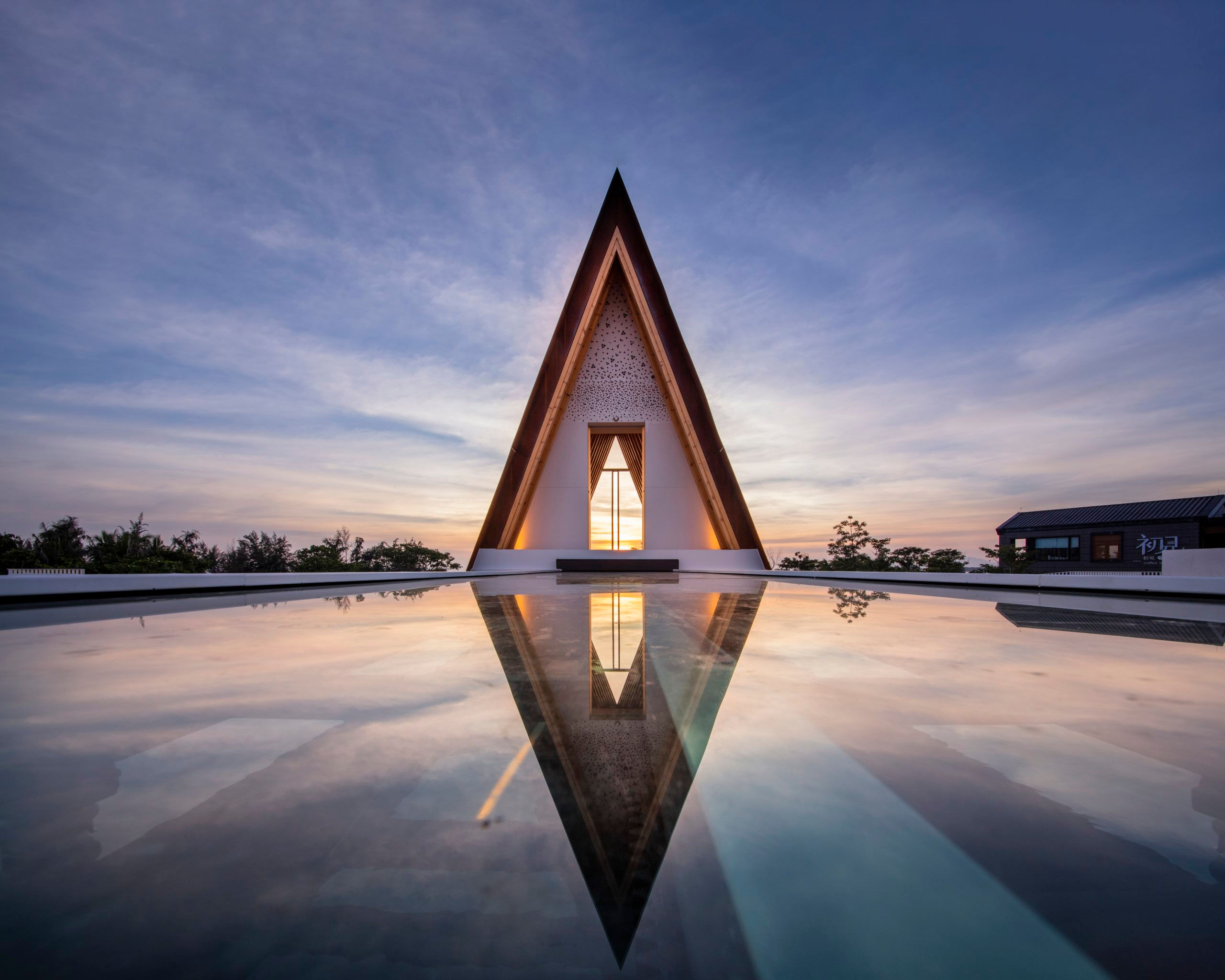 Wallpaper #G2f0-ZIBSpphPi3-oo8n201 Triangle Architecture