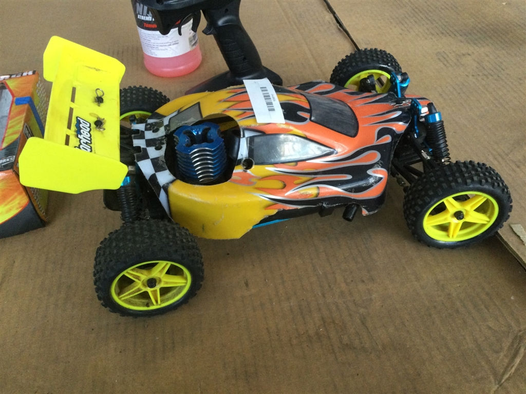 Wallpaper #y2es8pIBSpphPi3-MXHh478 Motor Remote Control Car with Tool Kit and Fuel Bottle