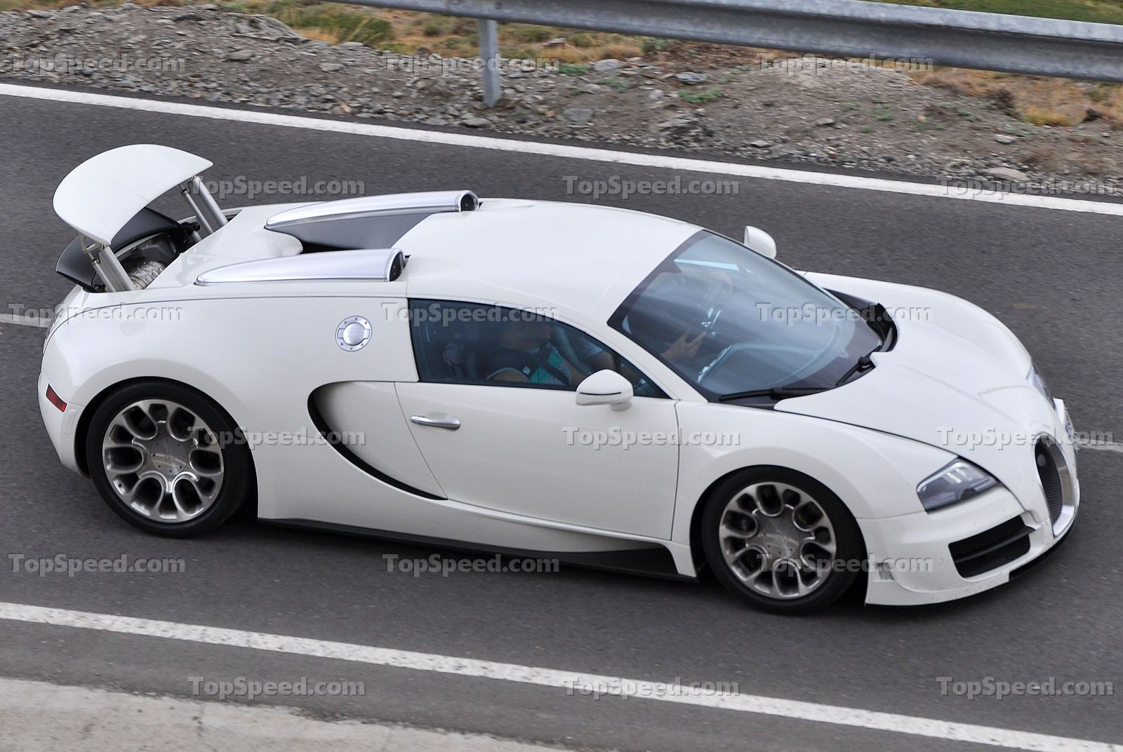 Wallpaper #owOpZpMBpyOg8YnEudsb273 2012 Bugatti Veyron Grand Sport Super Sport Wallpaper Image