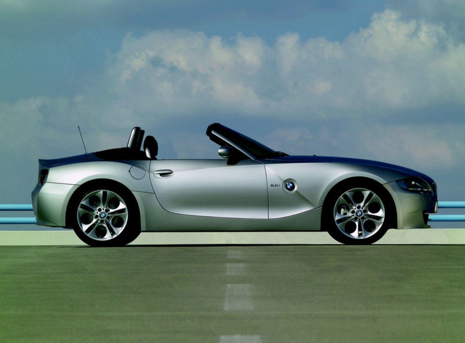 Wallpaper #gBmoBo8BtGB6xQ78GlRt45 2007 BMW Z4 Roadster Picture 36616 Car Review at Top Speed