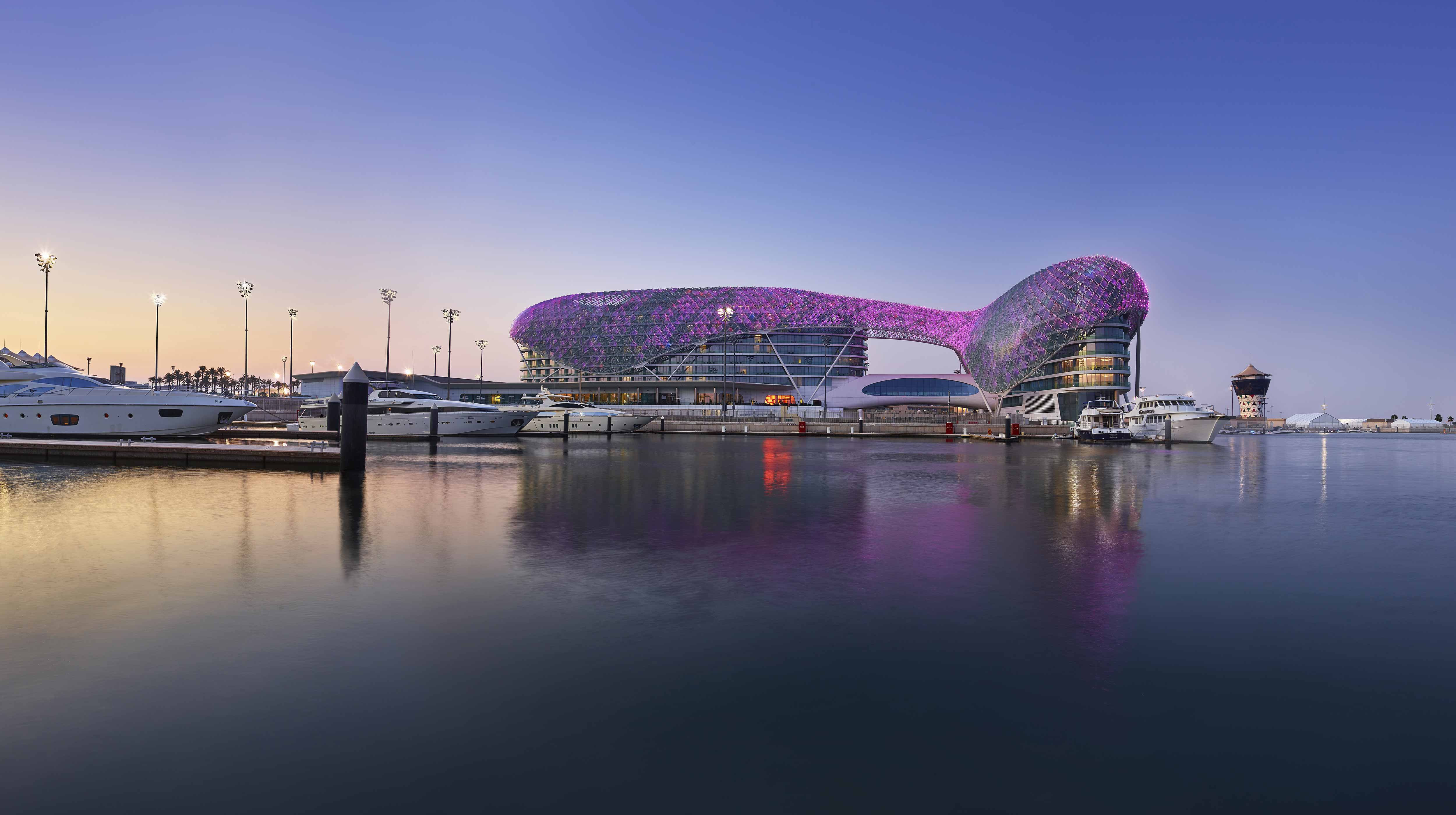 Wallpaper #HWd_6pIBSpphPi3-_UcE187 Yas Marina Yas Island Experience Abu Dhabi
