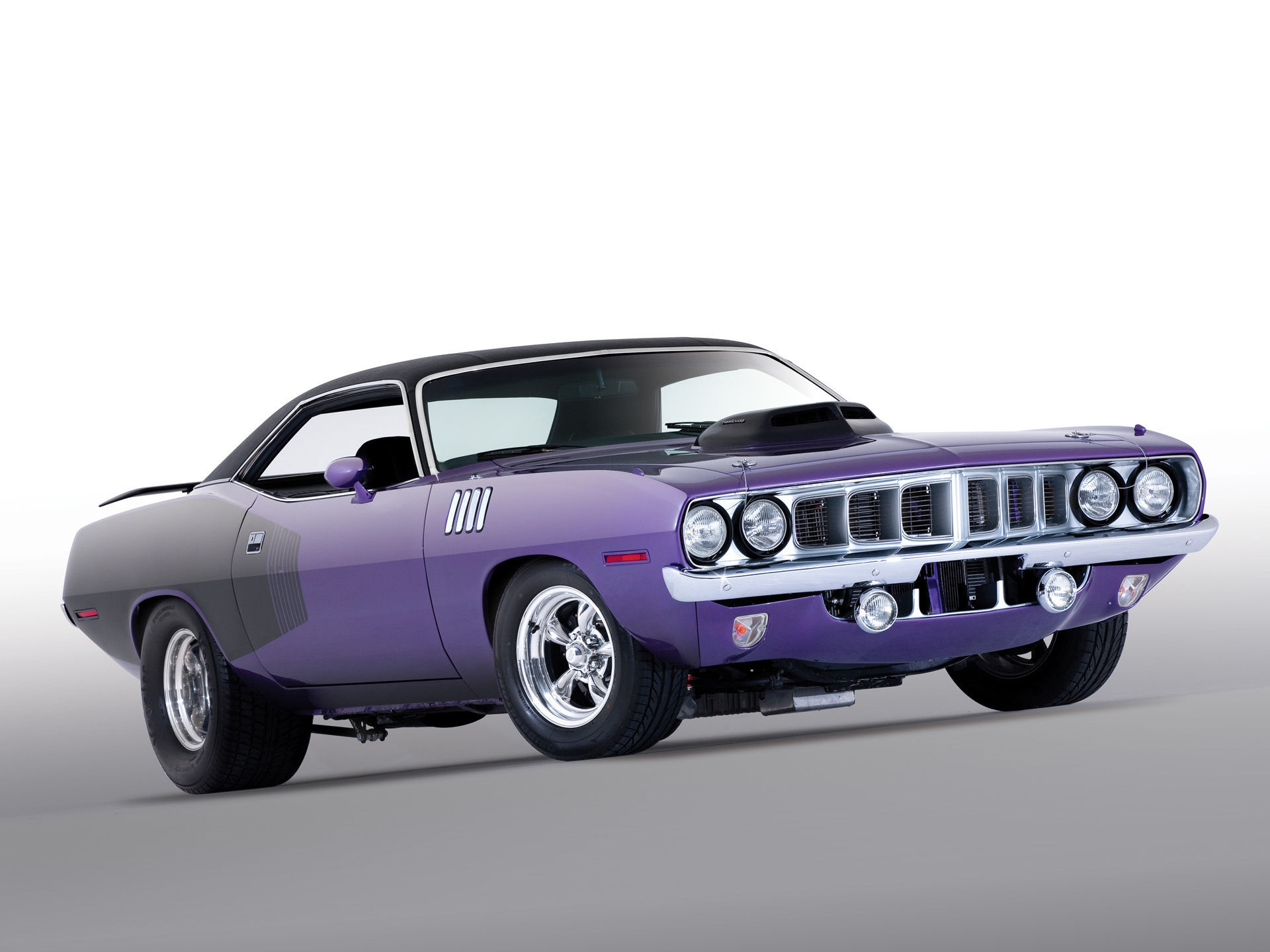 Wallpaper #lnOZg44BFI5NbQks9htG17 A Purple 1970 Plymouth Barracuda