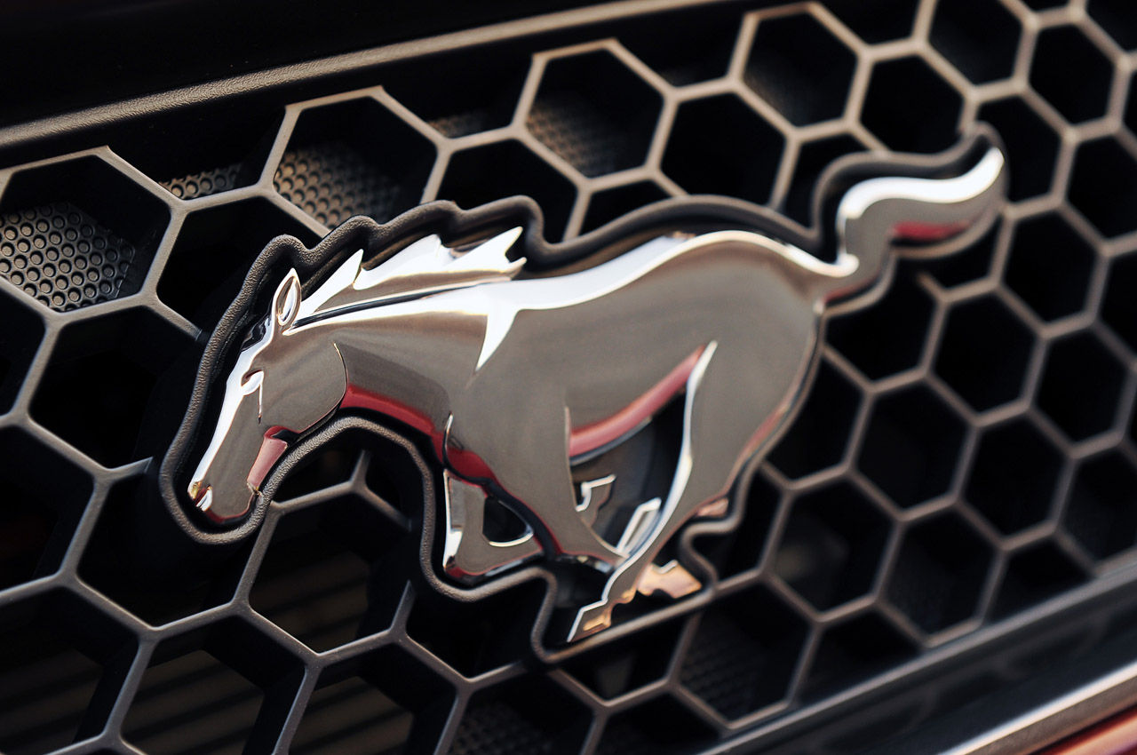 Wallpaper #KGgAFpMBSpphPi3-AwrM34 50 Mustang Emblem Wallpapers Wallpapersafari