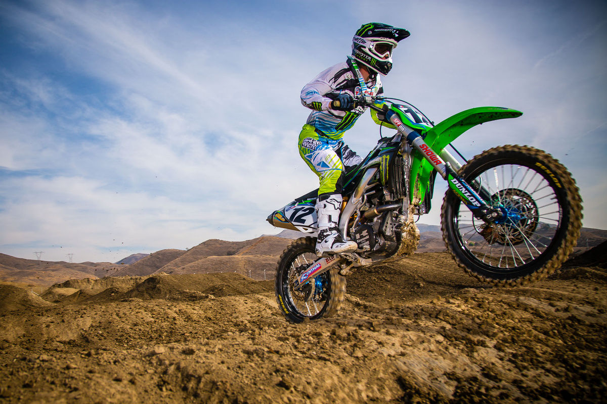 Wallpaper #3mjsFZMBSpphPi3-wAnL52 Kawasaki Dirt Bike Wallpaper