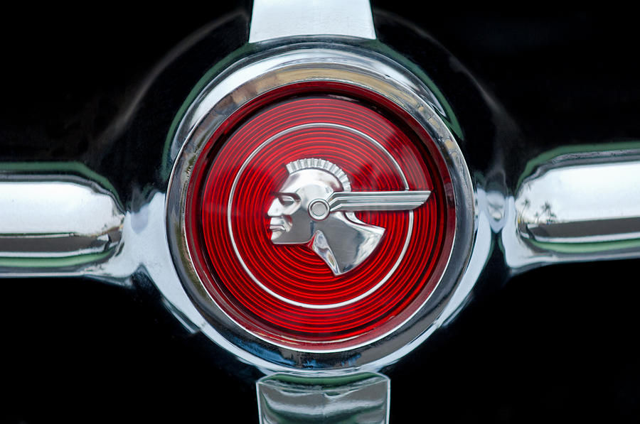 Wallpaper #27nm3ZIBJvJKYCmENgI3154 1951 Pontiac Streamliner Grille Emblem Photograph by Jill Reger Fine