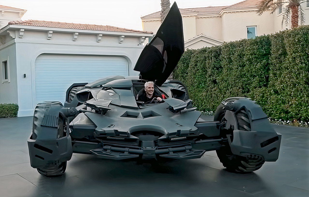 Wallpaper #zZy74pIBZHQxiYarKsFY7 DC Comics Fan Builds Amazing Replica of Batmobile from Zack Snyders