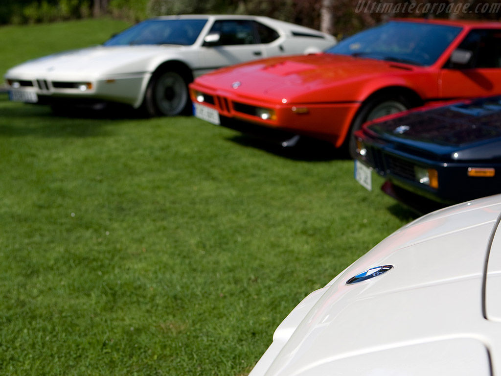 Wallpaper #wnP2hY4BFI5NbQksQR6A46 Fourtitudecom BMW M1 Logo