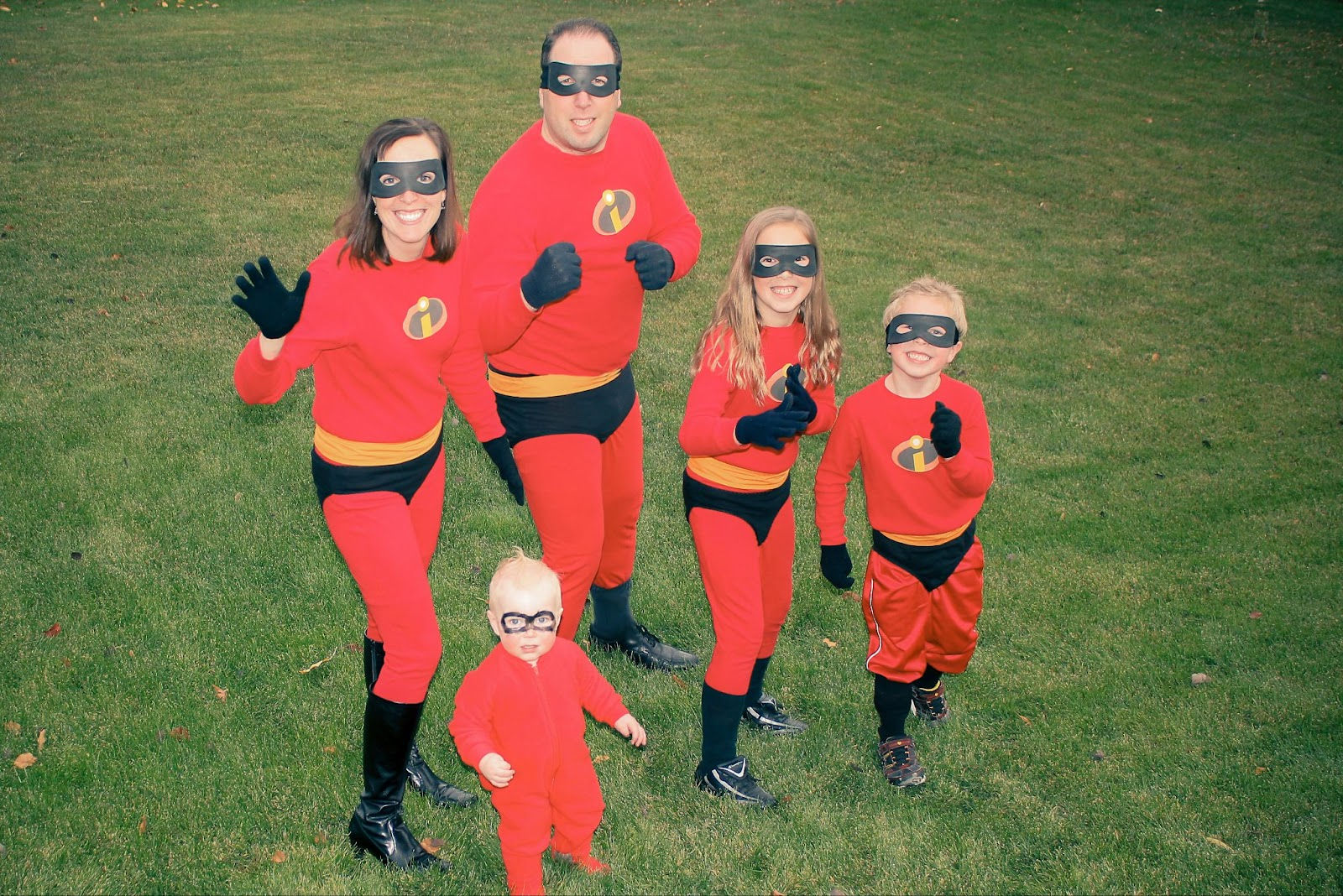 Wallpaper #80LOPJMBOBpx0NhmjsF_192 20 Halloween Costumes Ideas for Family of 4 Teckwrapcraft