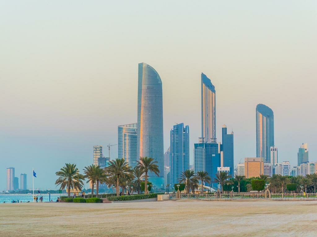 Wallpaper #8miYGpMBSpphPi3-dBwa261 Von Dubai Nach Abu Dhabi Mit Einem Ausflug Mietwagen Taxi Oder Bus
