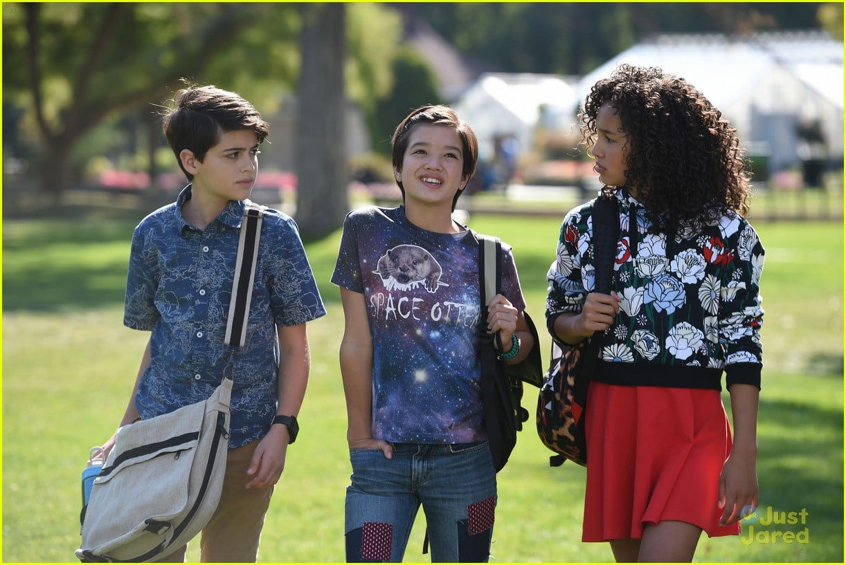 Wallpaper #JWen7ZIBSpphPi3-n1mk276 Full Sized Photo of Andi Mack New Pics Poster Main Title Watch 01