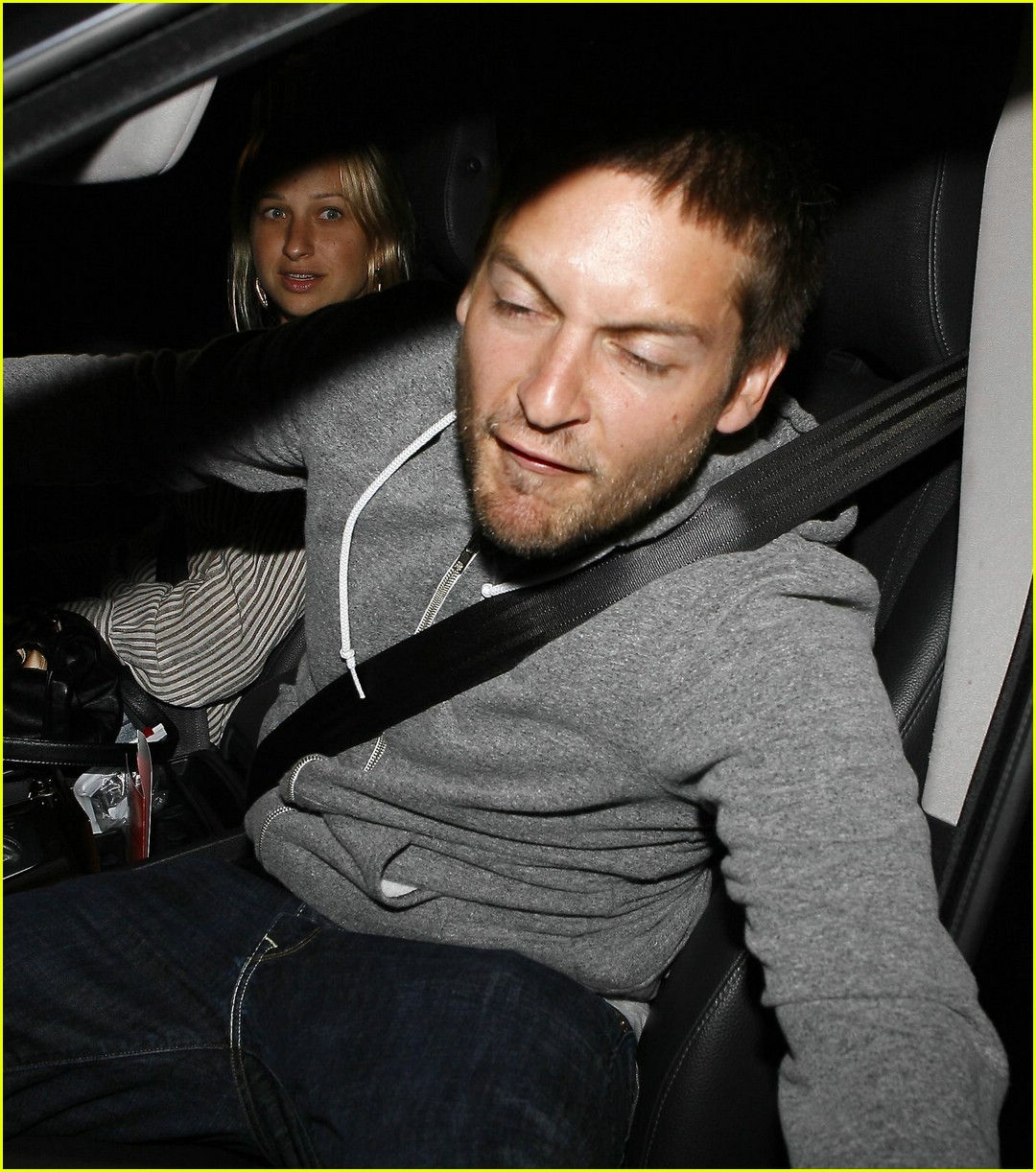 Wallpaper #8Wdn7pIBSpphPi3-VFzg376 Tobey Maguire Gets Spidey Scary Photo 1261991 Pictures Just Jared