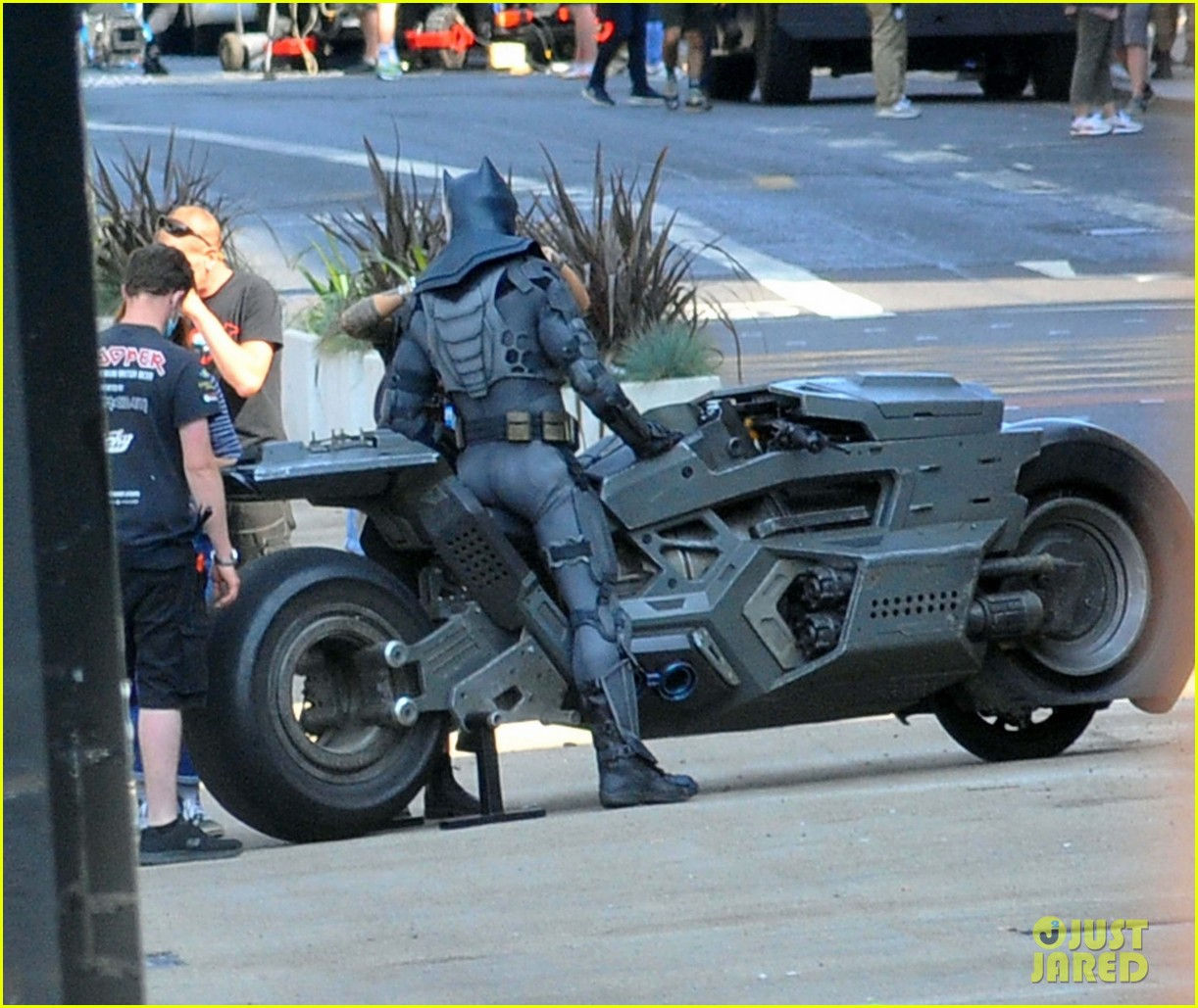 Wallpaper #4RGjM5MBXrlMTfB5xErH45 The Flash Set Photos Seem to Confirm Ben Afflecks Batman Scenes Are