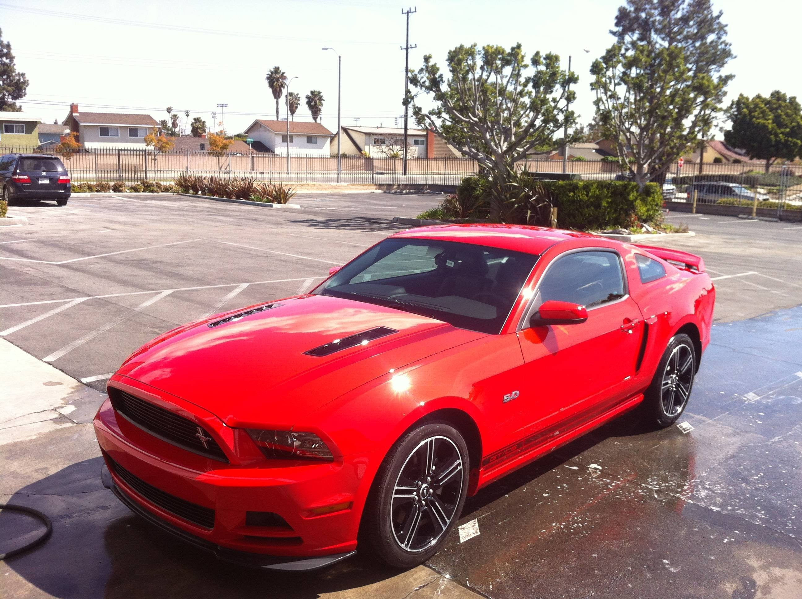 Wallpaper #fEW2j44B7YBJg1BV7p3046 Race Red 2013 Ford Mustang