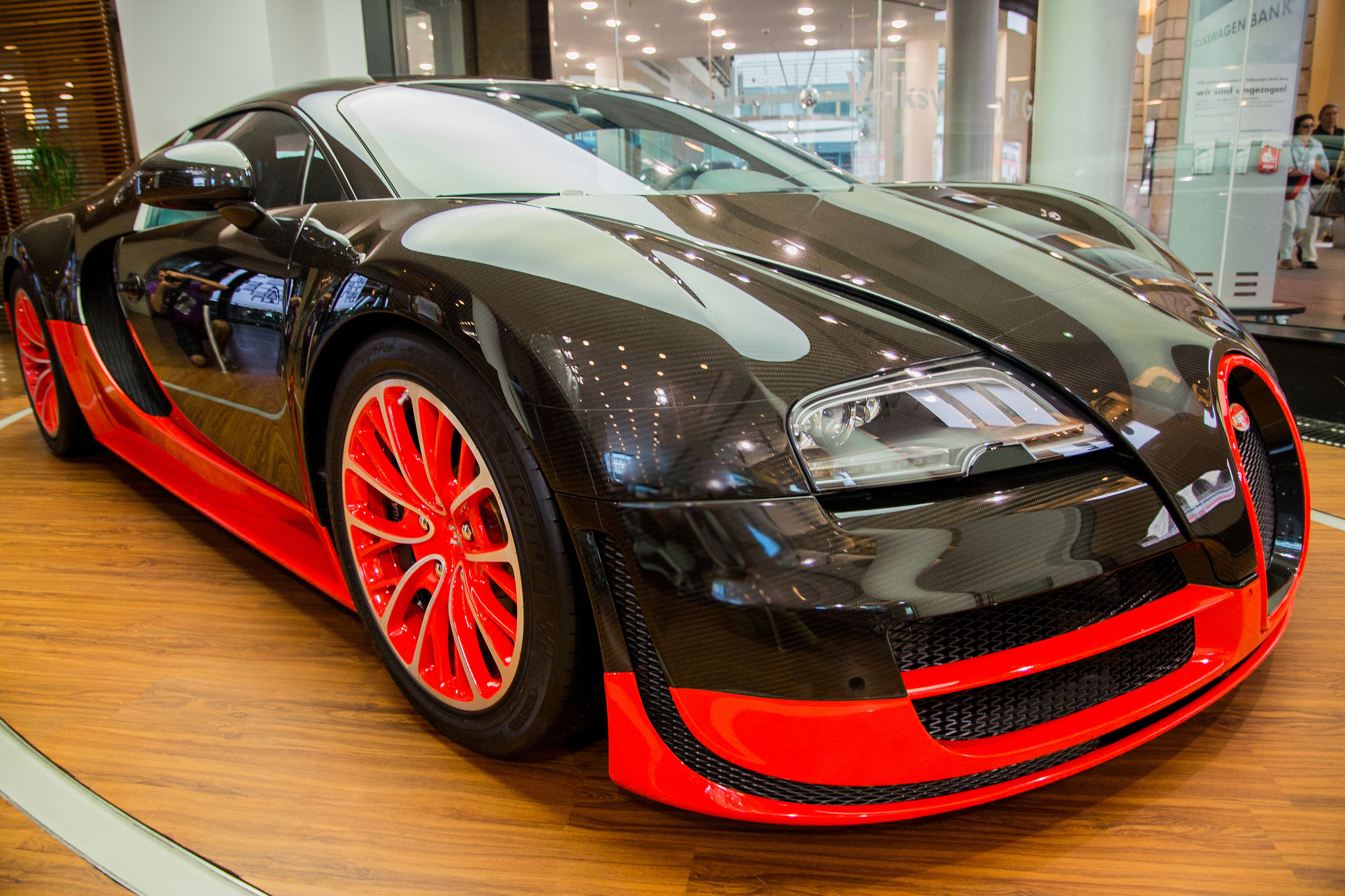 Wallpaper #LmhFGZMBSpphPi3-hRYl413 Bugatti Veyron Picture Image Abyss
