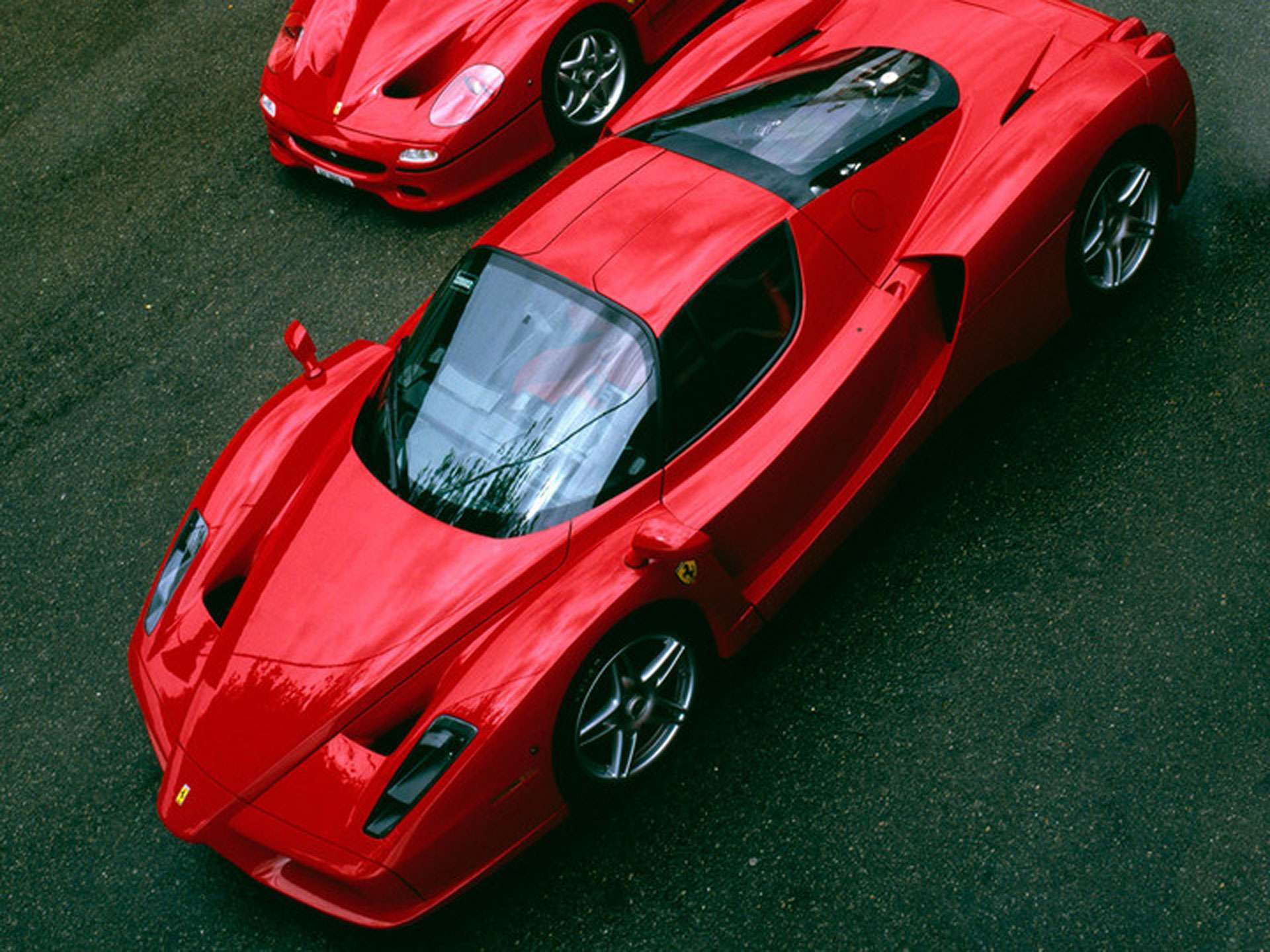 Wallpaper #ePTLOZMBKFX8bn3rZ3fq19 Ferrari Enzo vs Ferrari Laferrari Ladedrucknet