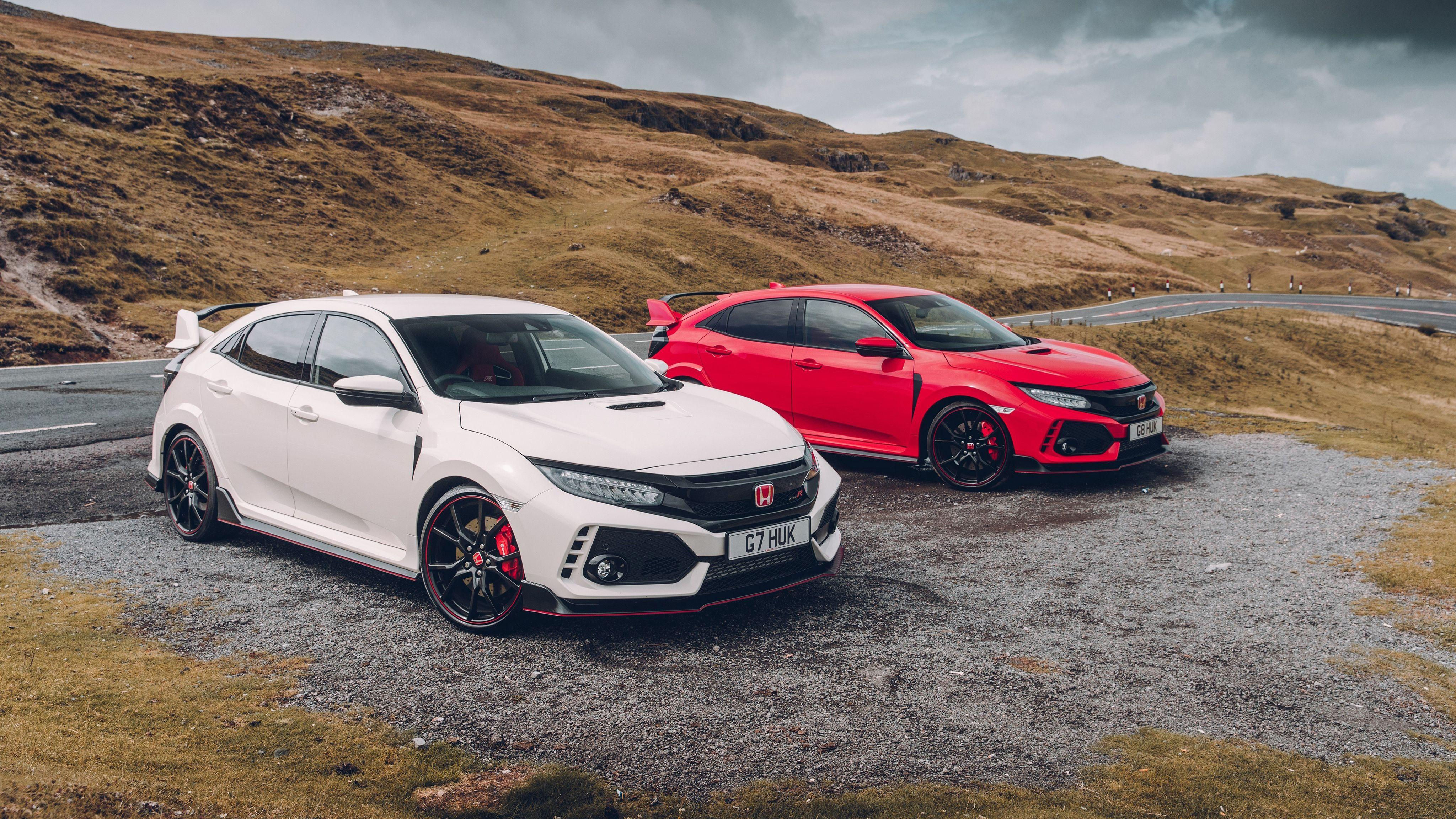 Wallpaper #r0U0l44B7YBJg1BVZKDq13 Two Honda Civic Type R Cars on a Windy Road