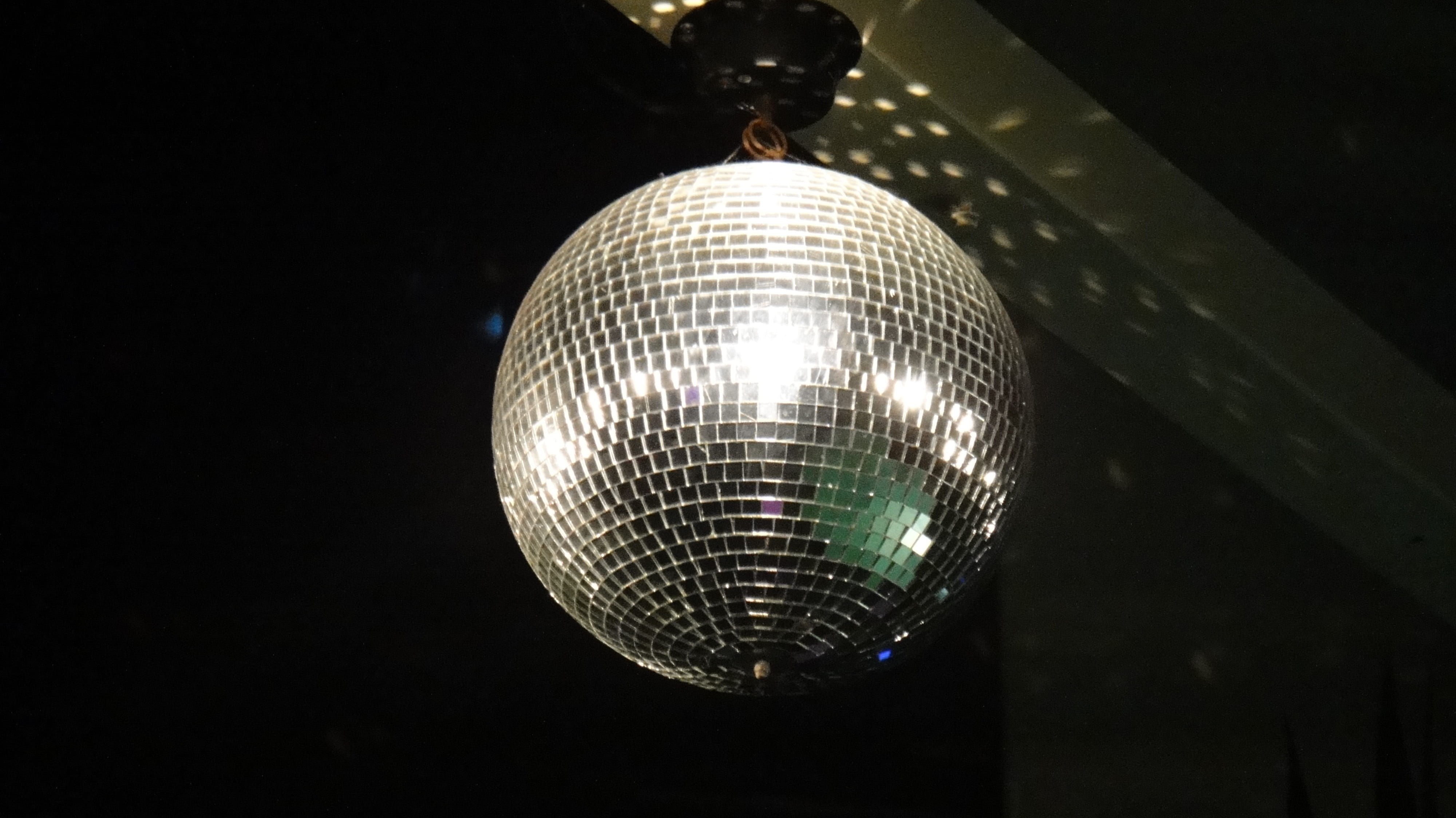 Wallpaper #32gqF5MBSpphPi3-sA2h273 Club Dance Floor Dancing Indoors Discotheque Disco Disco Lights
