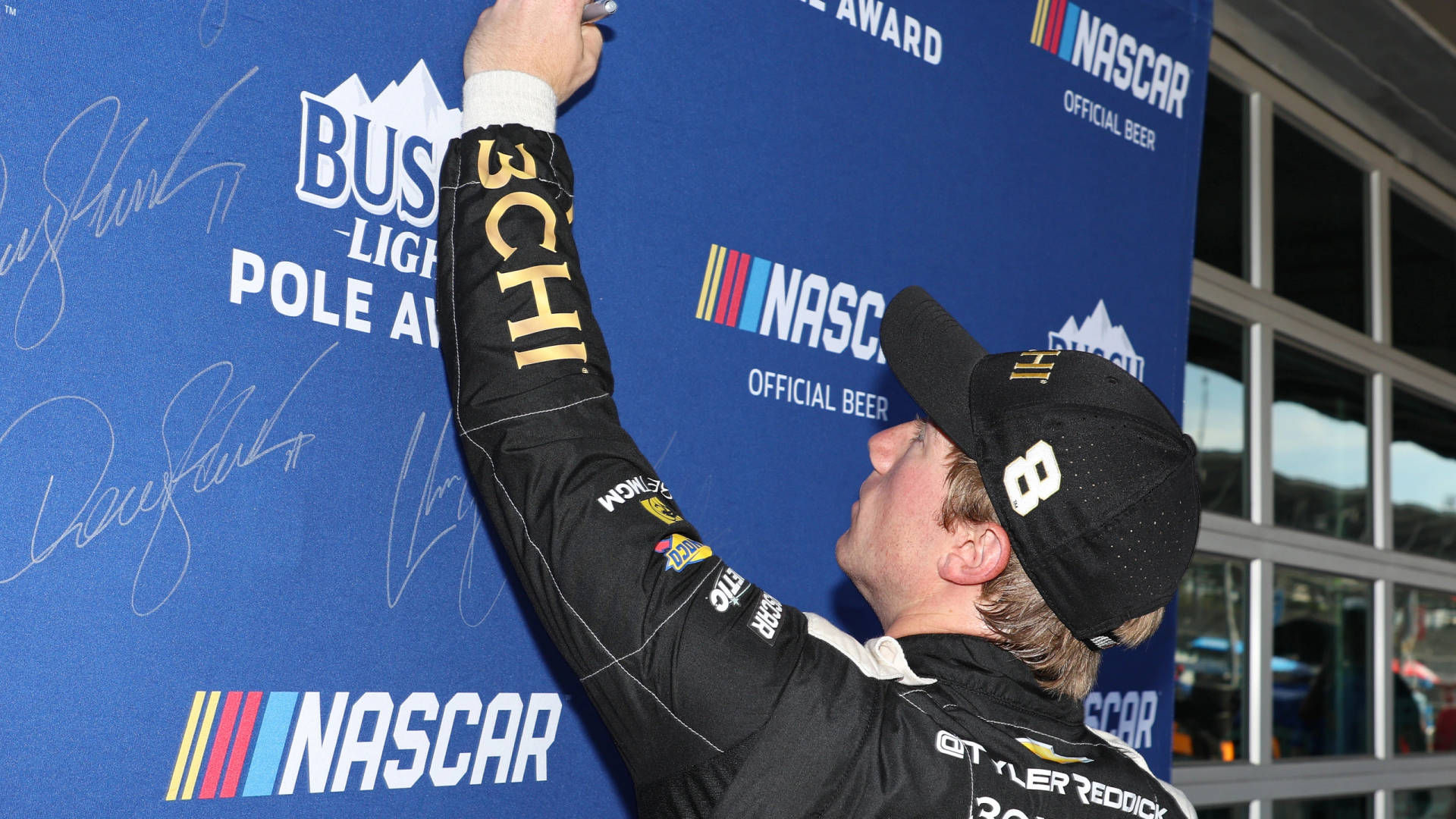 Wallpaper #WmfG65IBSpphPi3-W05G335 Download Tyler Reddick Signing the Backdrop Wallpaper Wallpaperscom