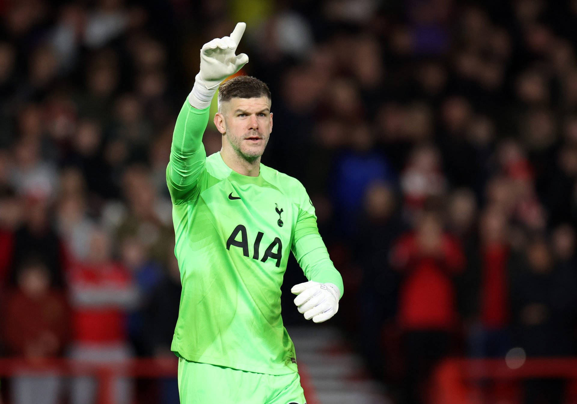 Wallpaper #2CyqSZMB0E1QgA7w2fMq107 Download Goalkeeper Fraser Forster Hand Signal Wallpaper Wallpaperscom