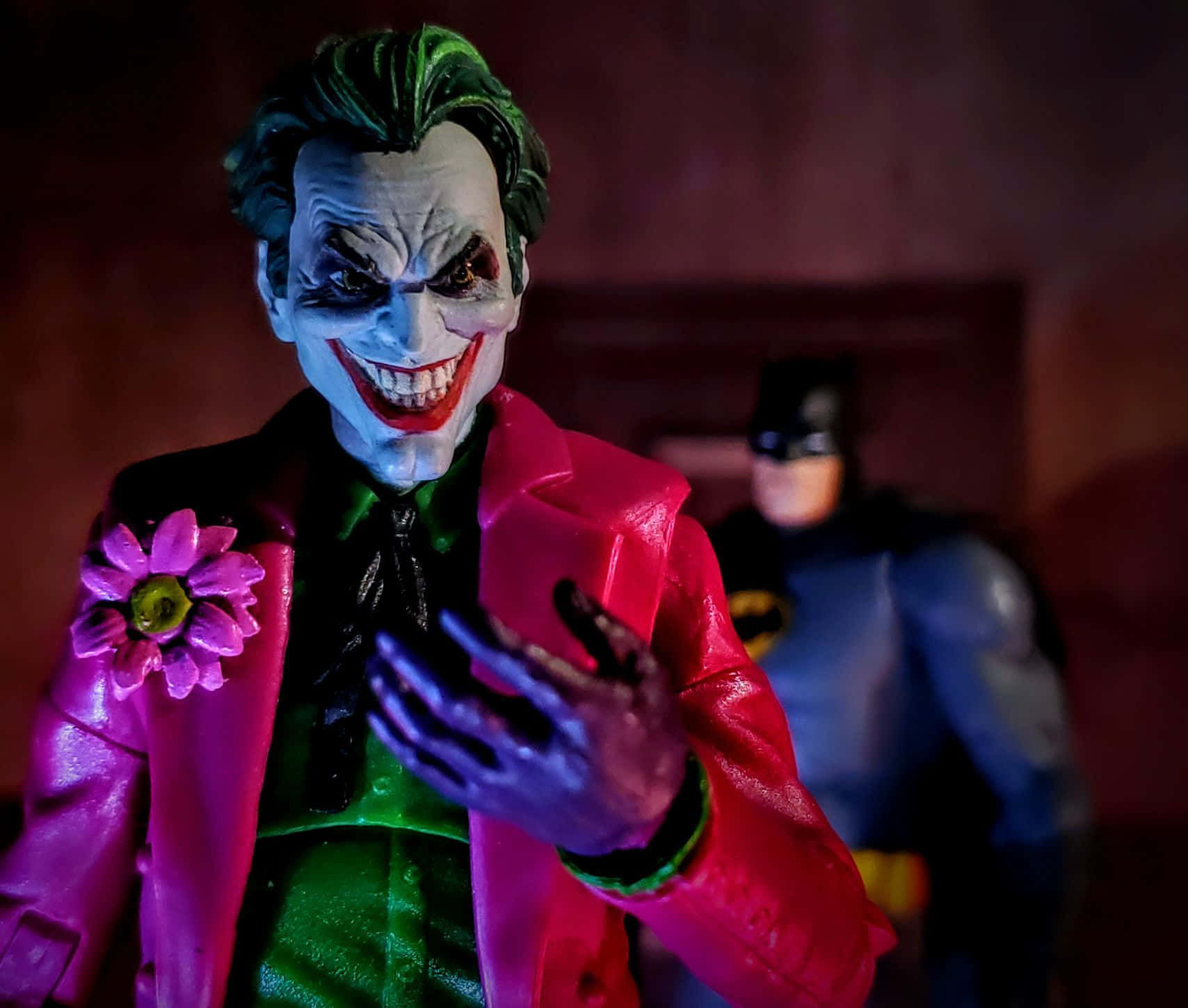 Wallpaper #CT8mPJMBLiIJ4c9O2pEq169 Download Batman and the Three Jokers Battle Scene Wallpaper