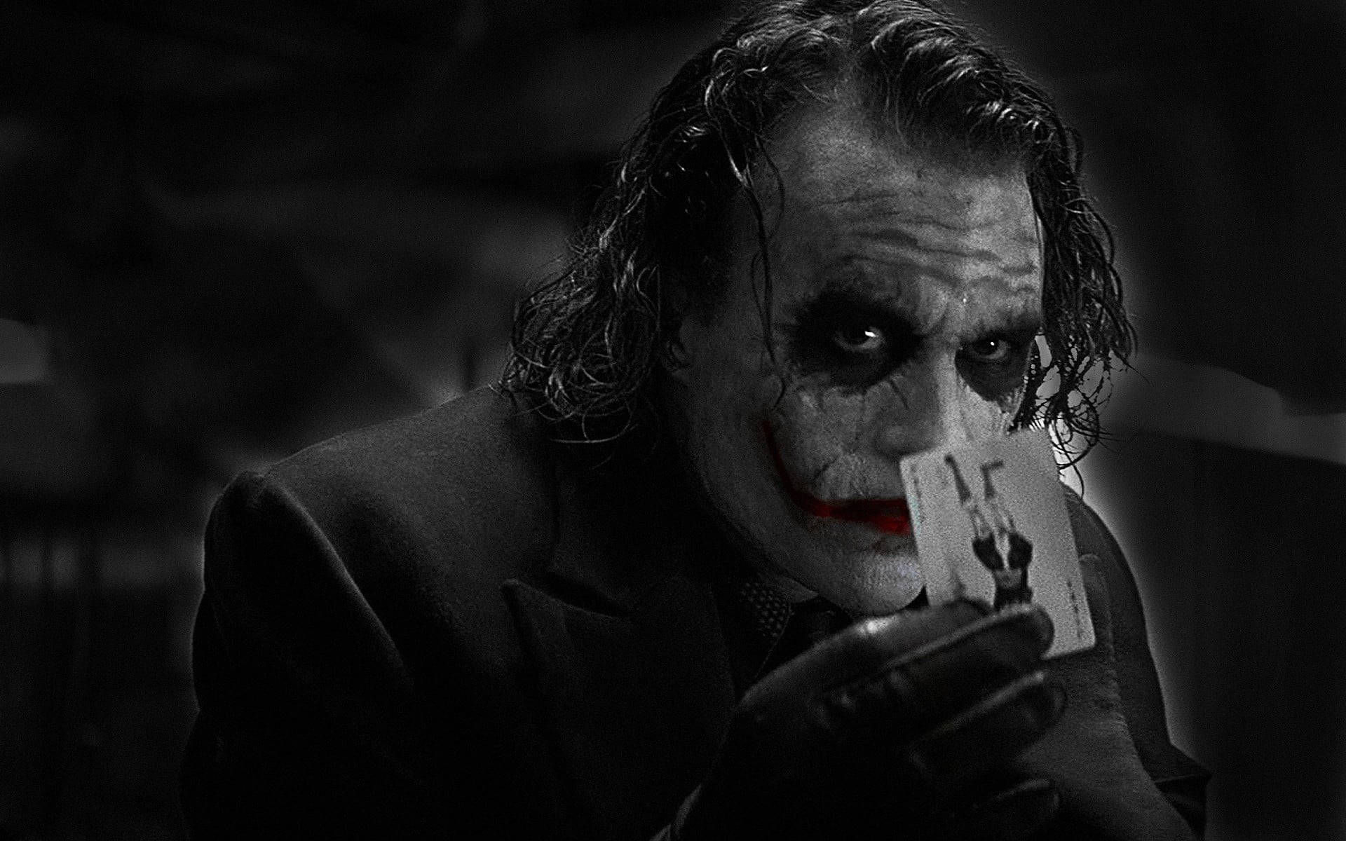 Wallpaper #6xqXUZMB1yWOL4qgNIF38 Dark Knight Joker Card