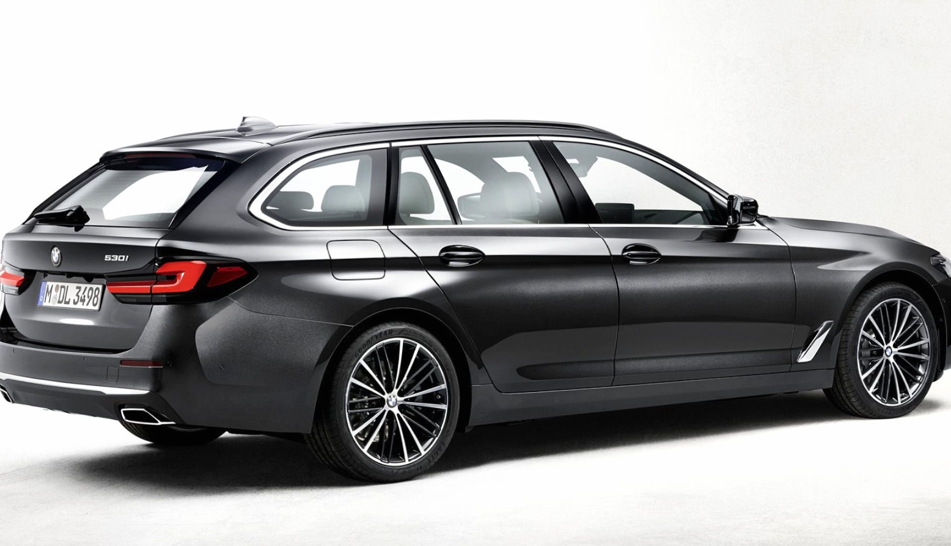 Wallpaper #XWcj65IBSpphPi3-M0r0225 BMW 530i Touring M Performance Wallpaper HD Download
