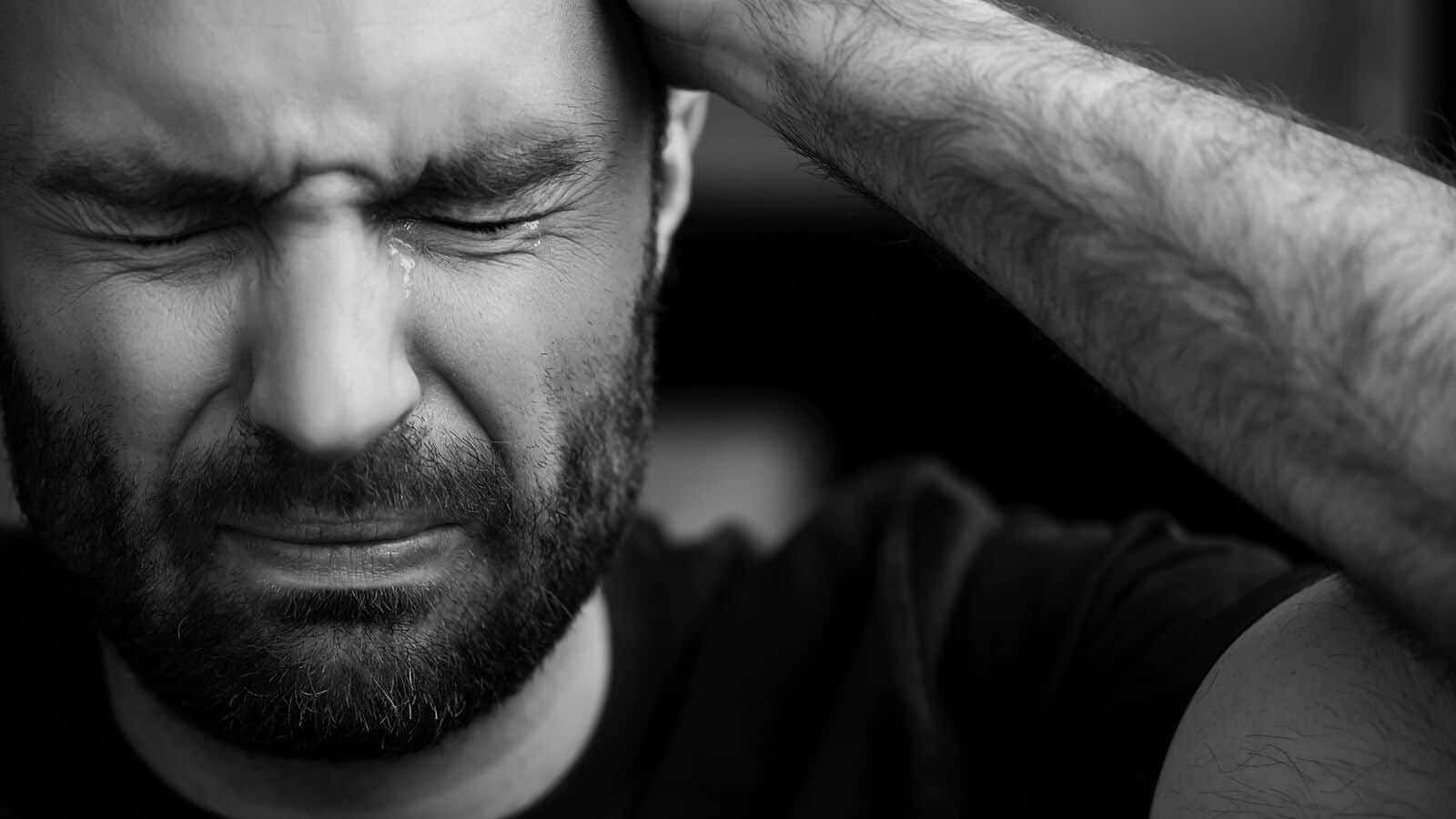 Wallpaper #q2eP65IBSpphPi3-00yX58 Download Man Crying Pictures Wallpaperscom
