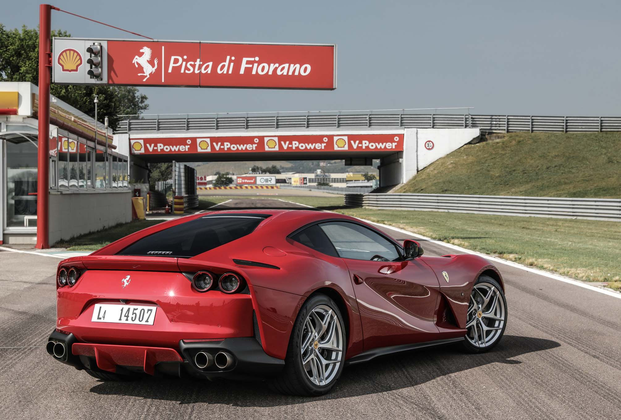 Wallpaper #jRnsI48BtGB6xQ78M4Q310 Ferrari 812 Superfast First Drive Review Automobile Magazine