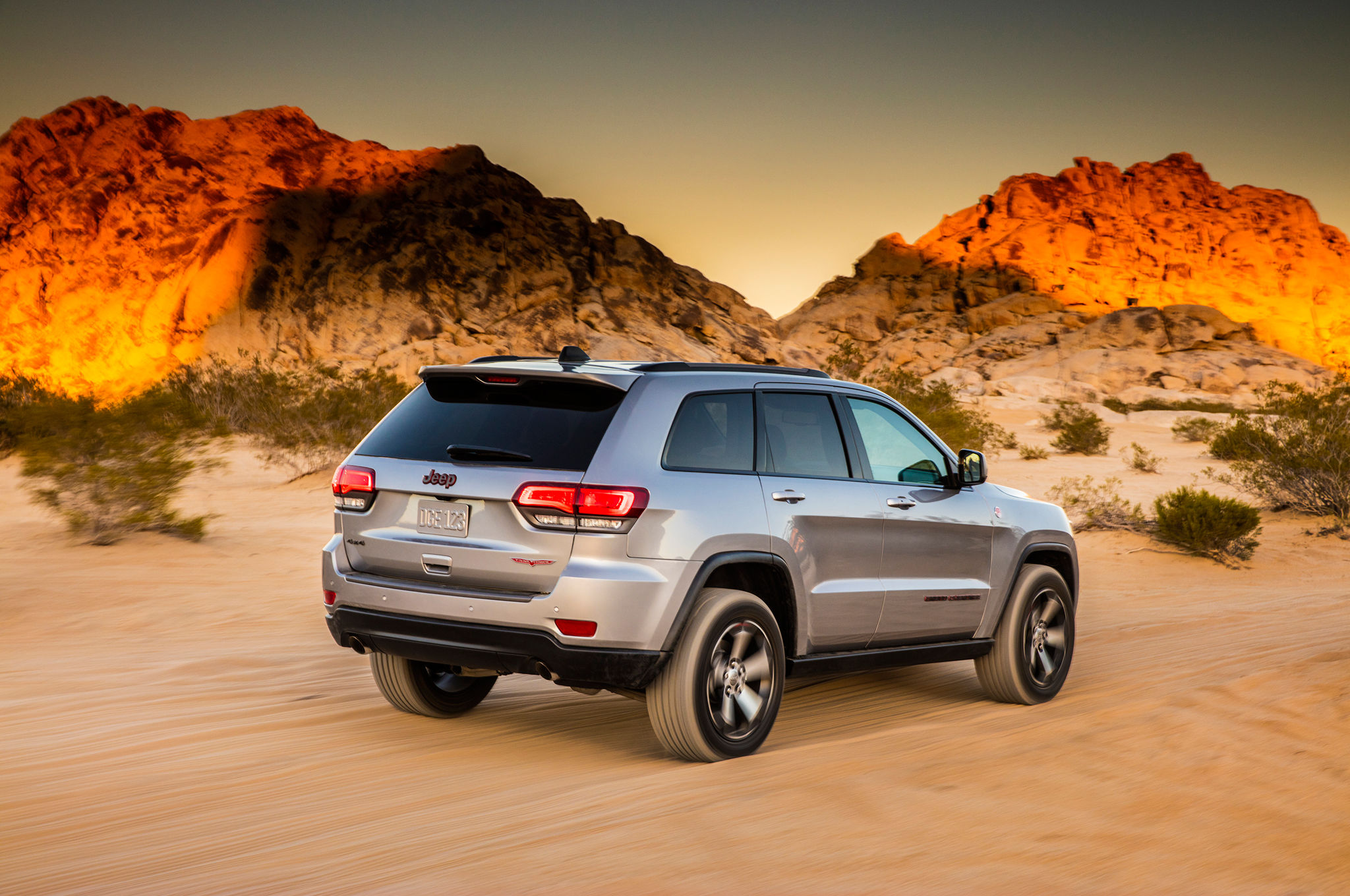 Wallpaper #bRndO48BtGB6xQ78mLKd26 Jeep Grand Cherokee Trackhawk Coming July 2017